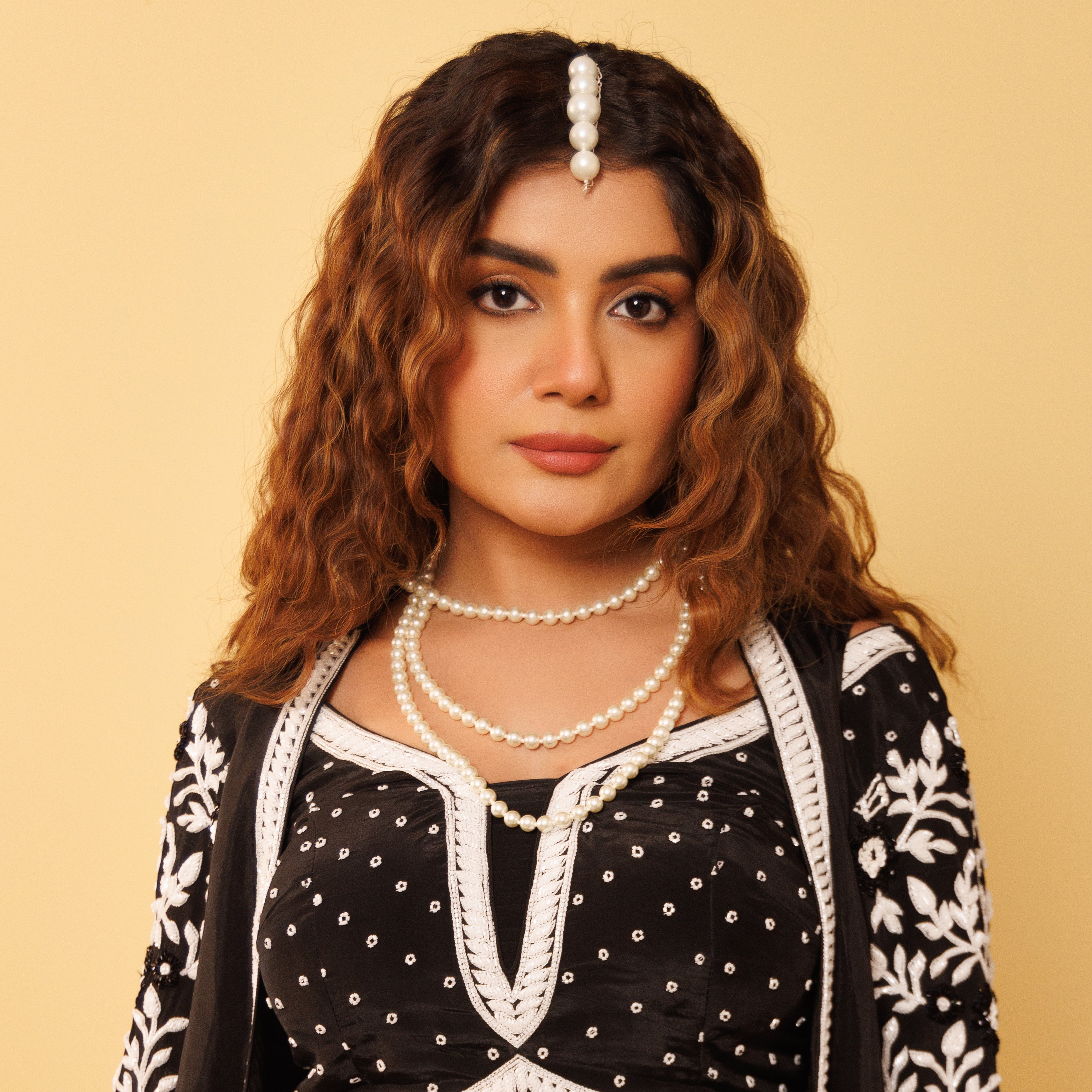 Three Layered Pearl Necklace with Maang Tikka – Jaipri