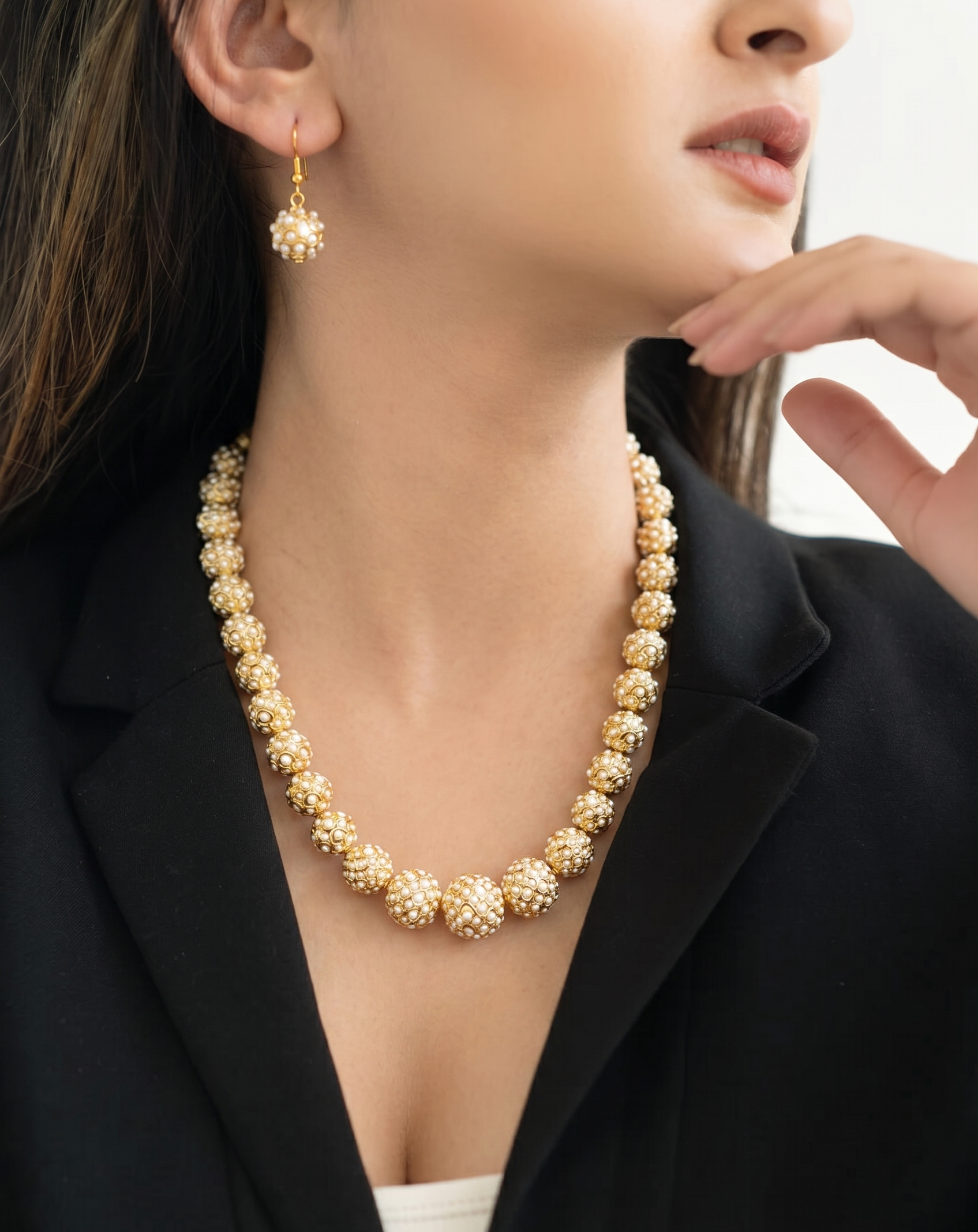 Gold Tone Jadau Pearl Necklace