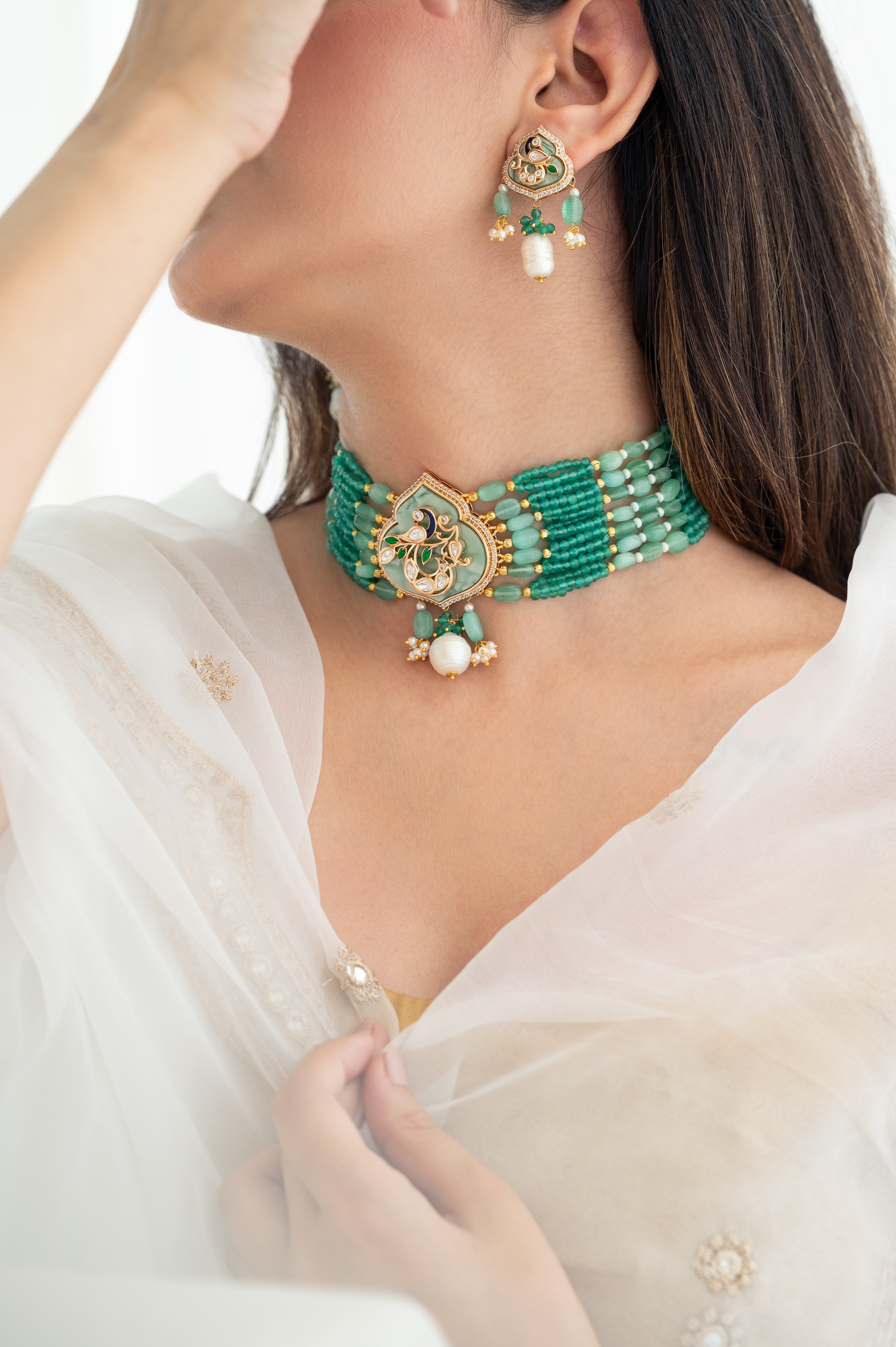 Exquisite Green Beaded Choker Necklace with Matching Earrings