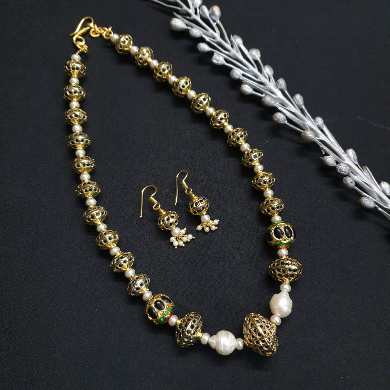 Black Jadau Beads Necklace