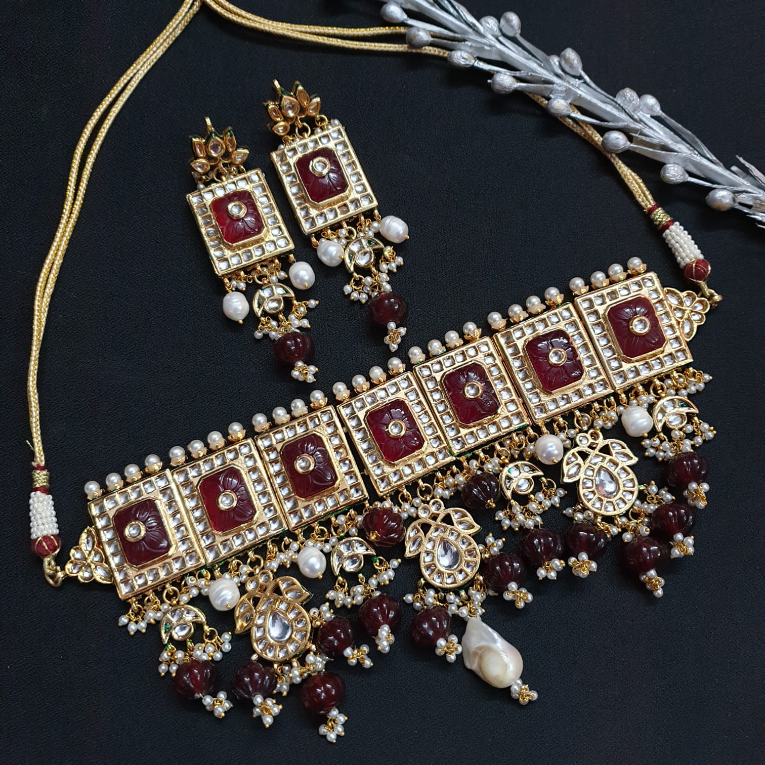 Red Carving Stone Kundan Choker Necklace
