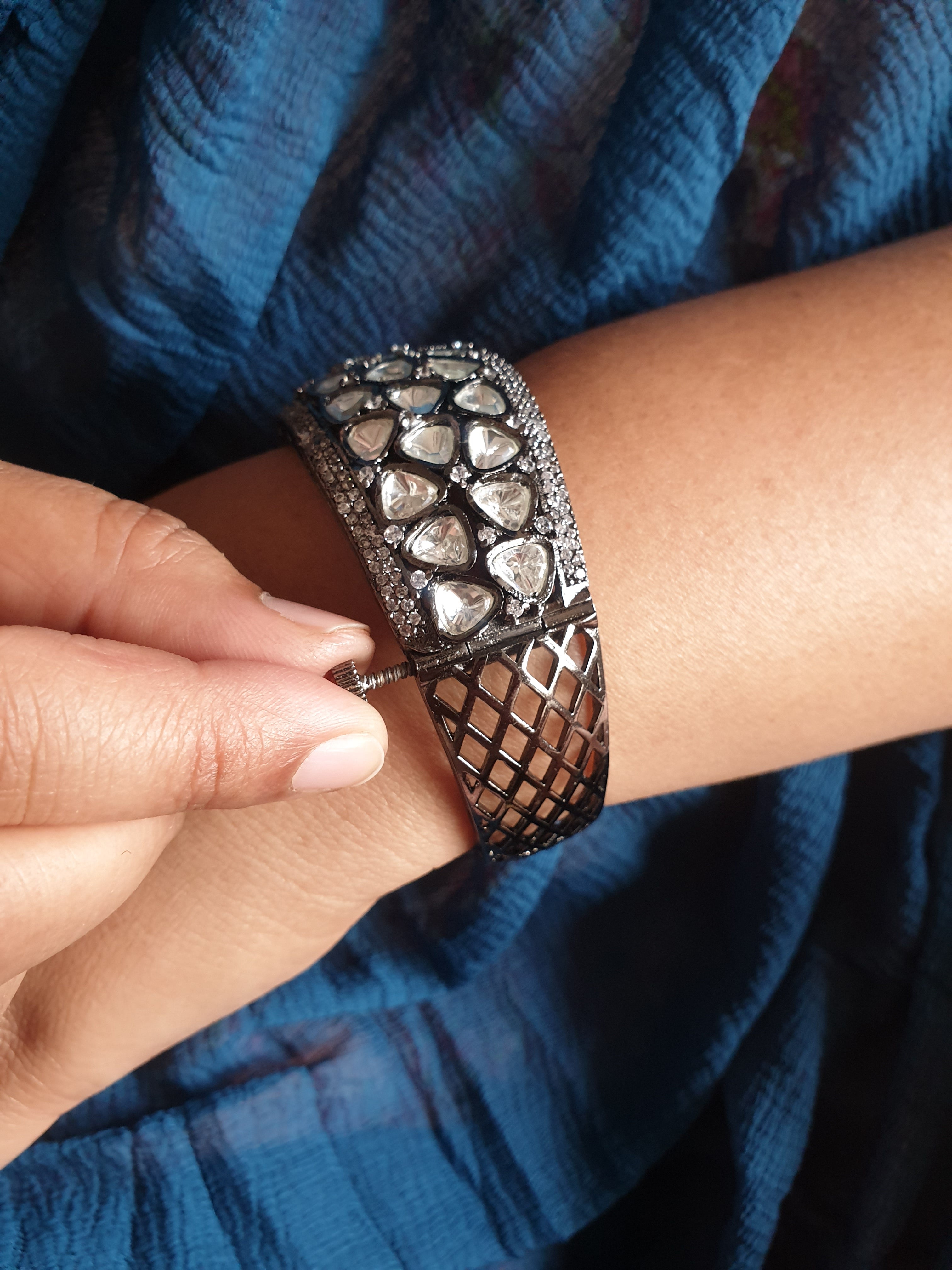 Antique Silver Tone Kundan Polki Bangle