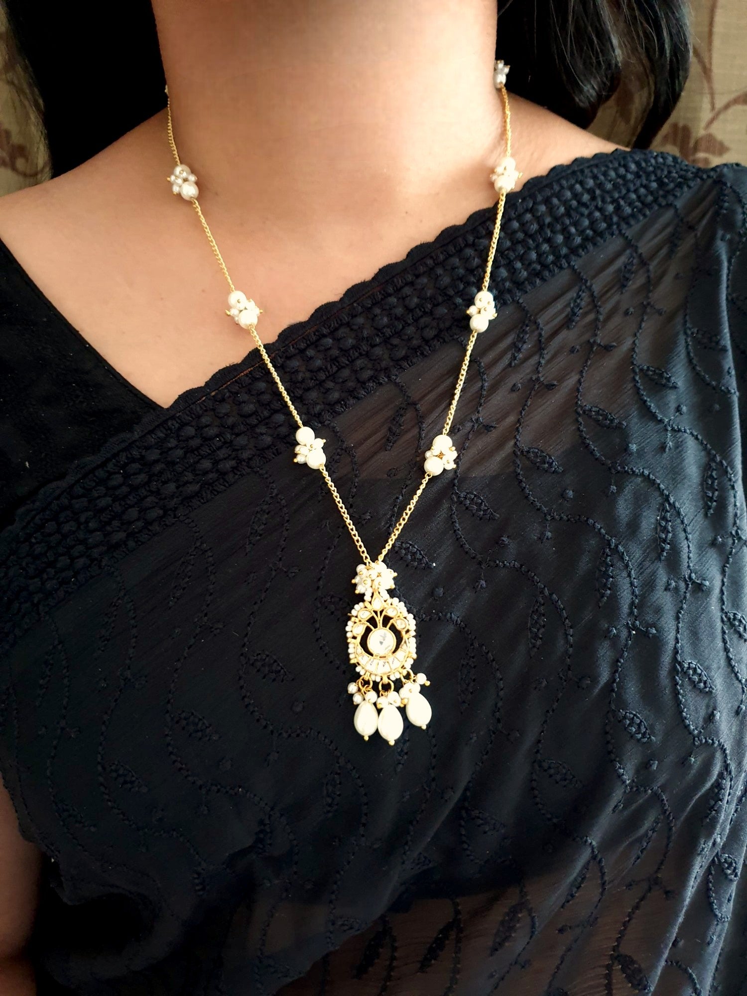 Jadau Kundan Pearl Small Pendant Set With Earrings