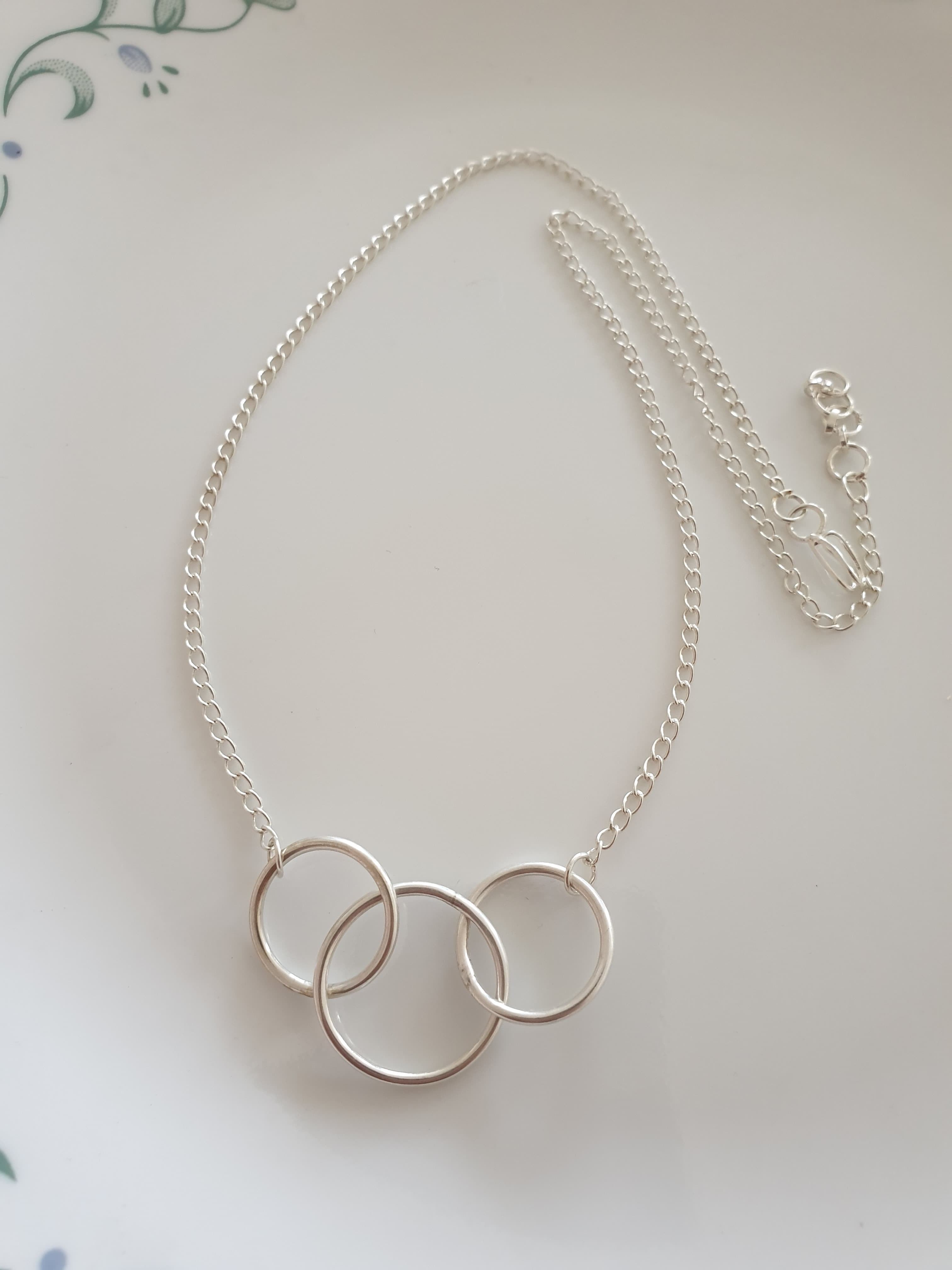 Silver Three Linked Circle Delicate Necklace
