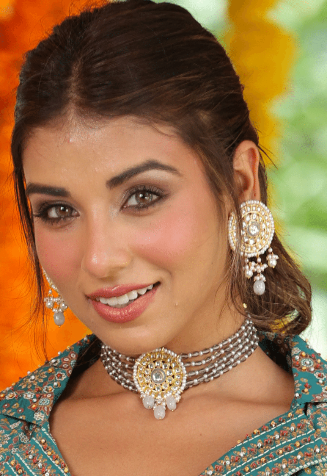 Grey Kundan Choker With Earring