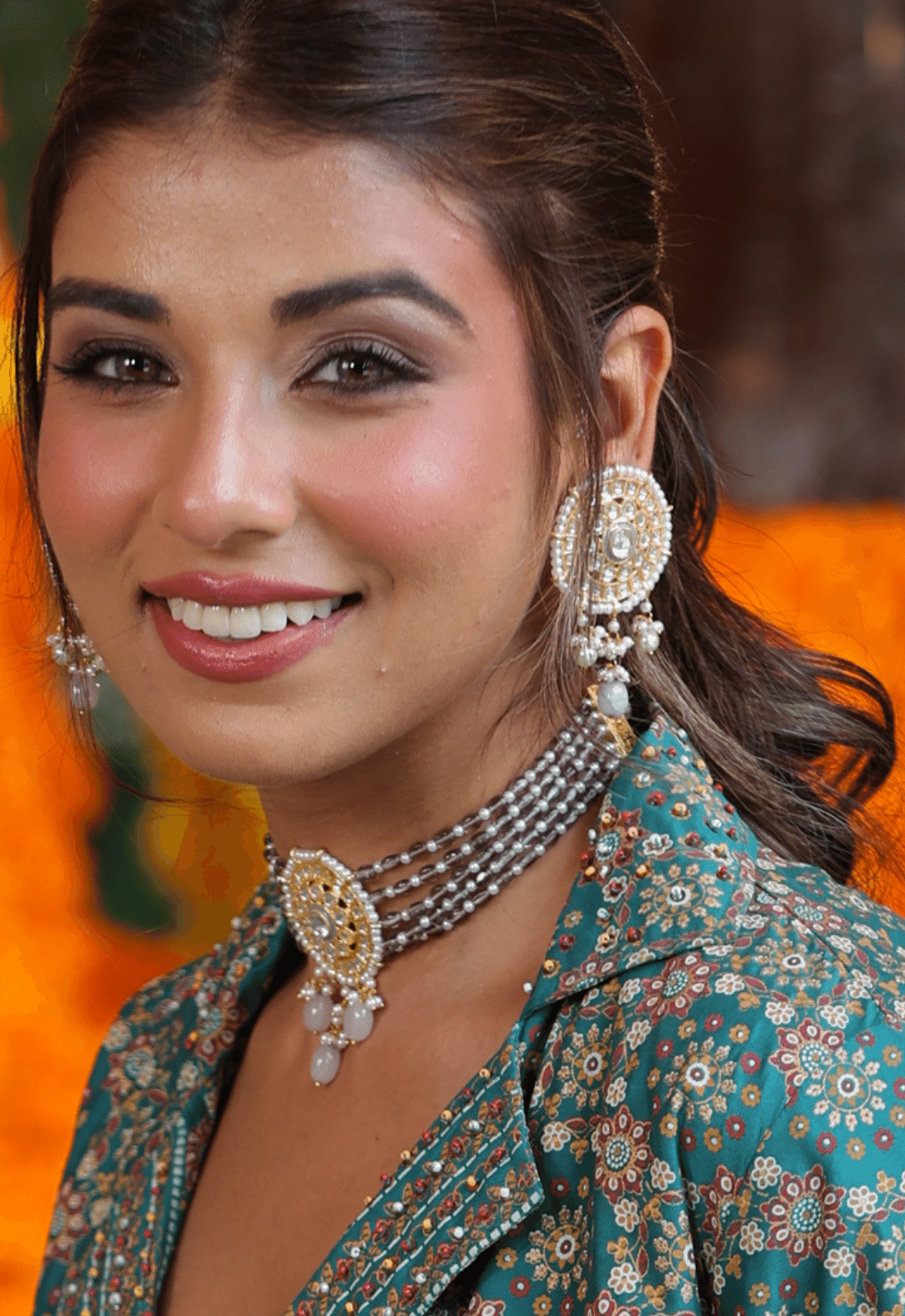 Grey Kundan Choker With Earring