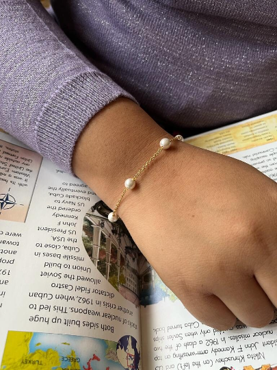 Gold Tone Pearl Chain Adjustable Bracelet (8mm)