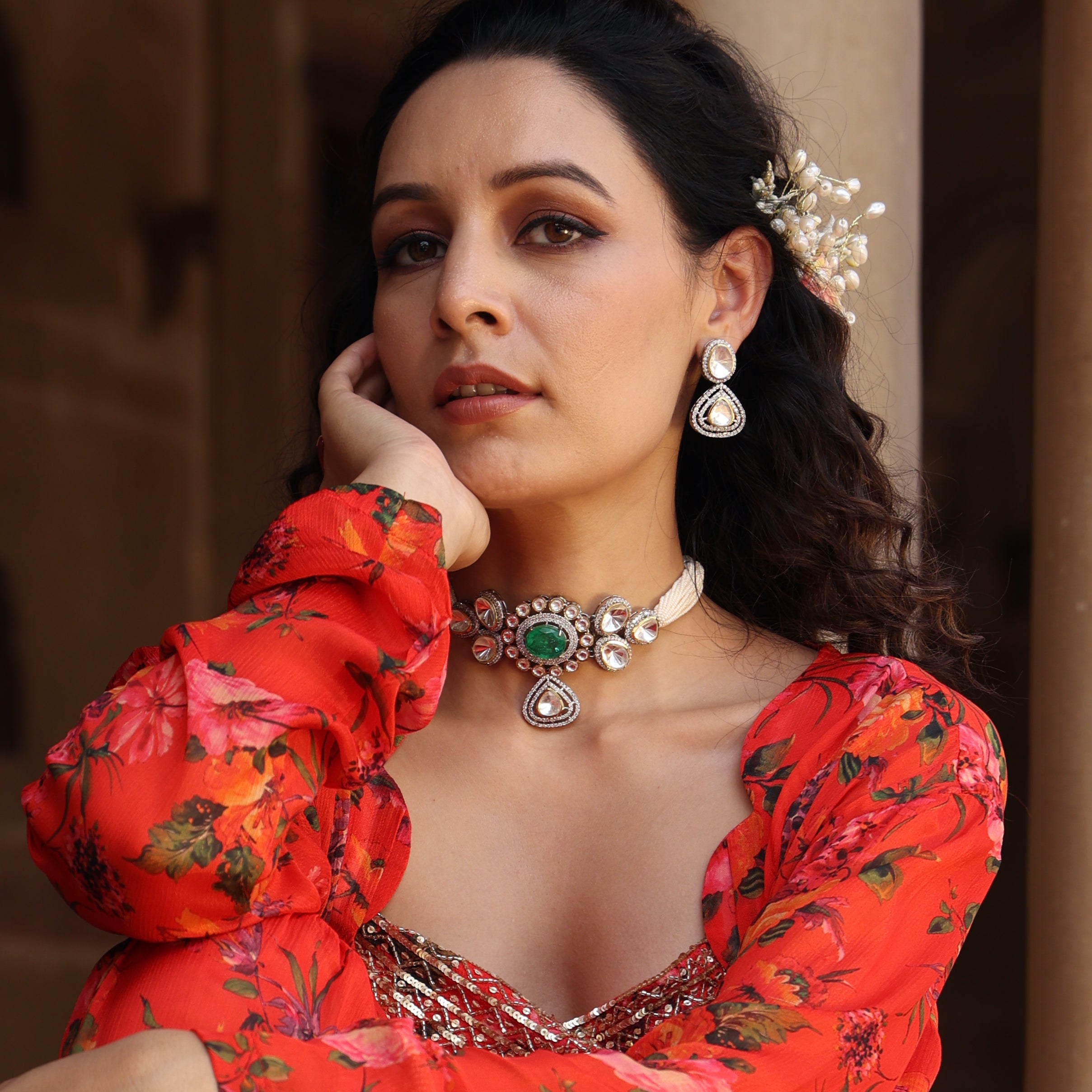 Adorable Green Stone Kundan Necklace With Earrings