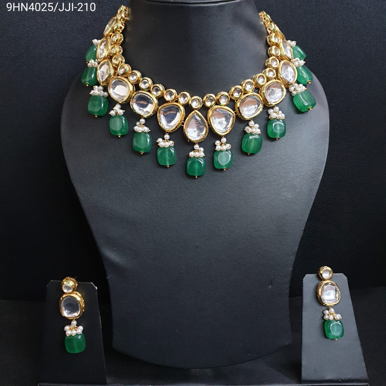 Kundan Necklace Set With Green Stone Beading – Jaipri
