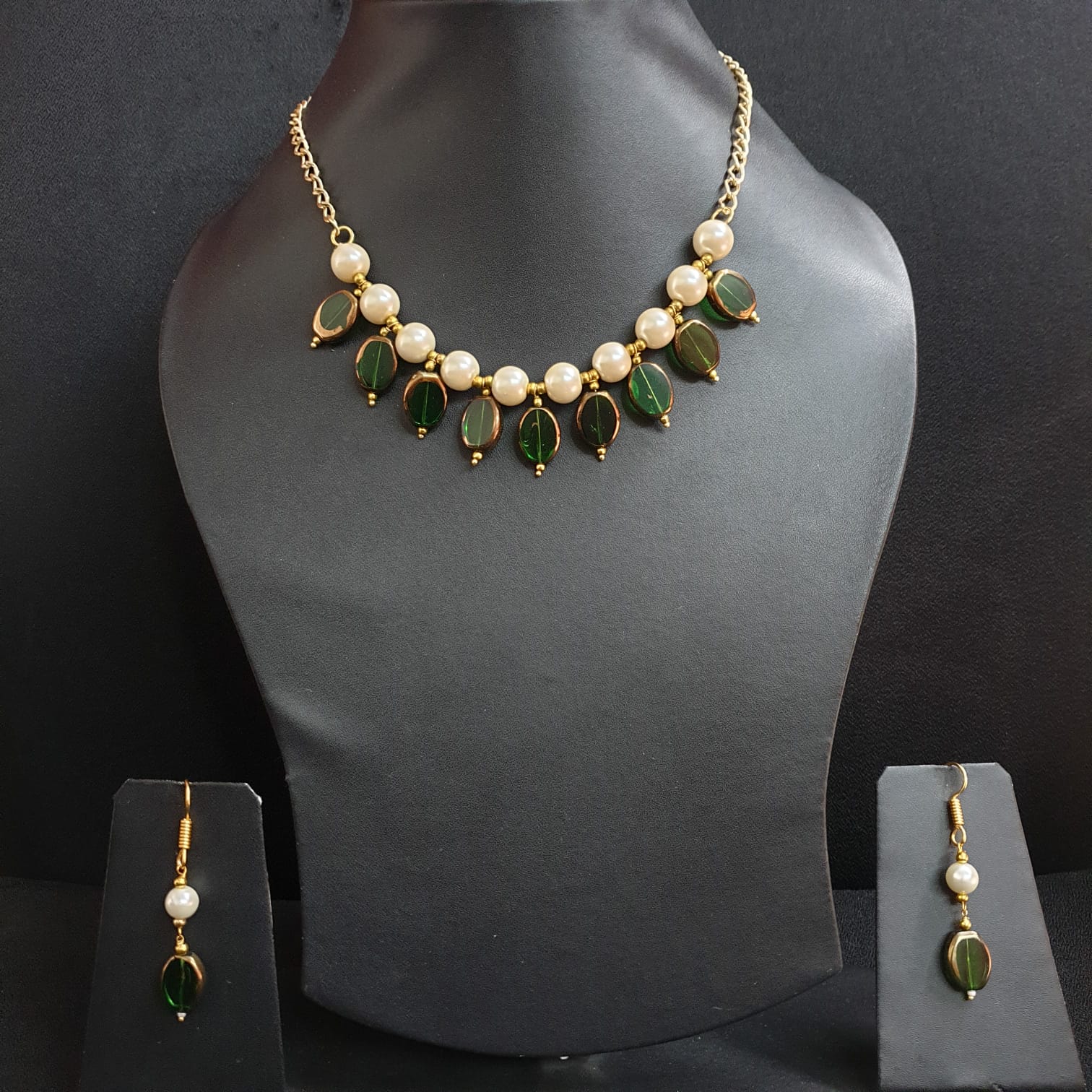 Pearl and Green Bead Necklace With Earrings