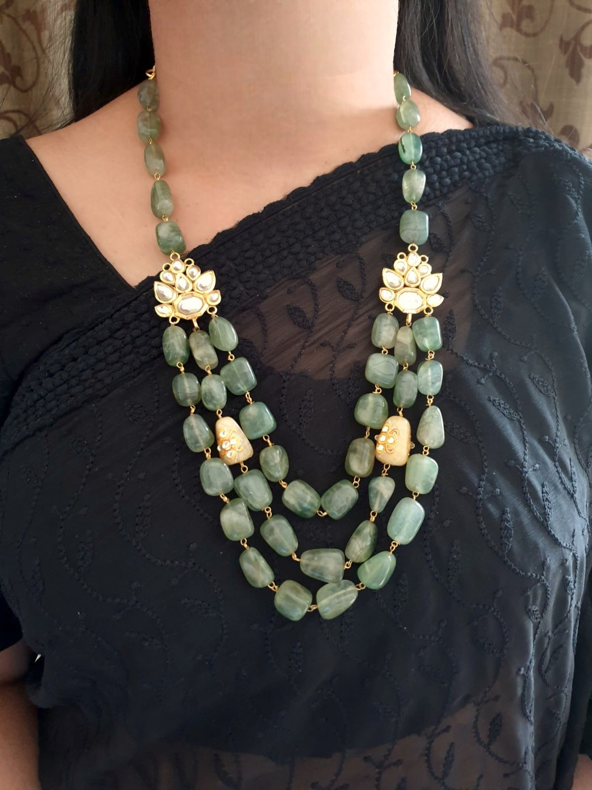 Emerald Stone Necklace With Kundan Brooch