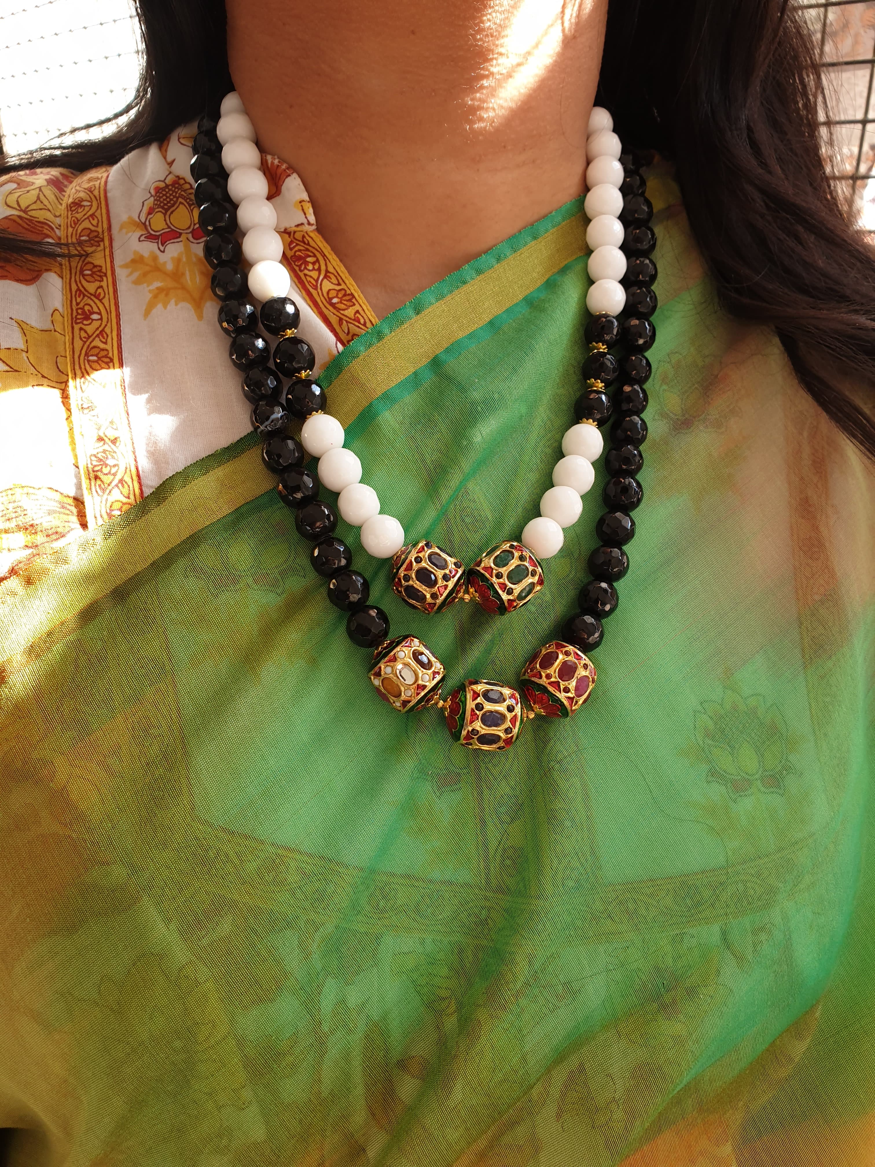 Black and White Jadau Stone Necklace