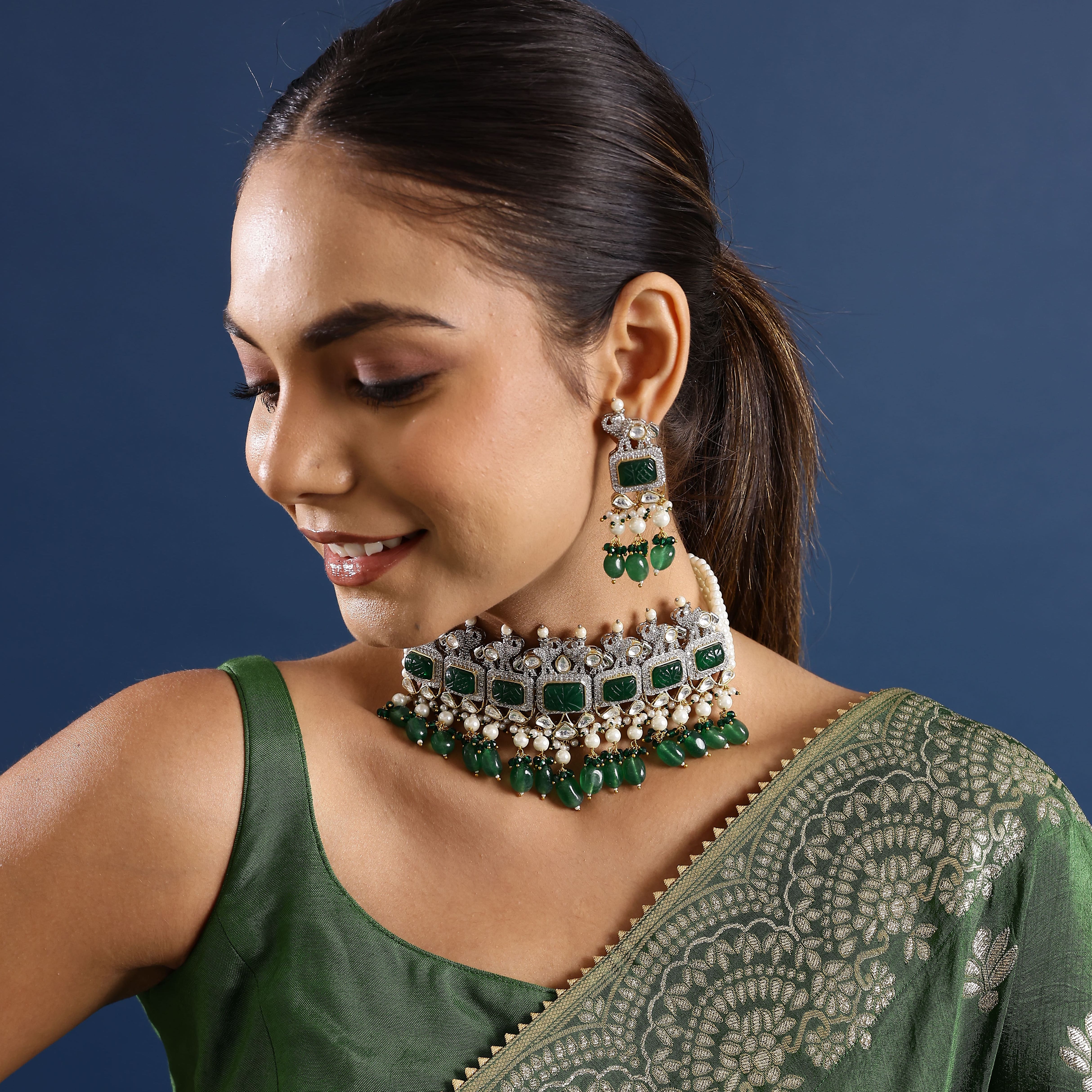 Emerald Green Stone Adorable Necklace With Earrings