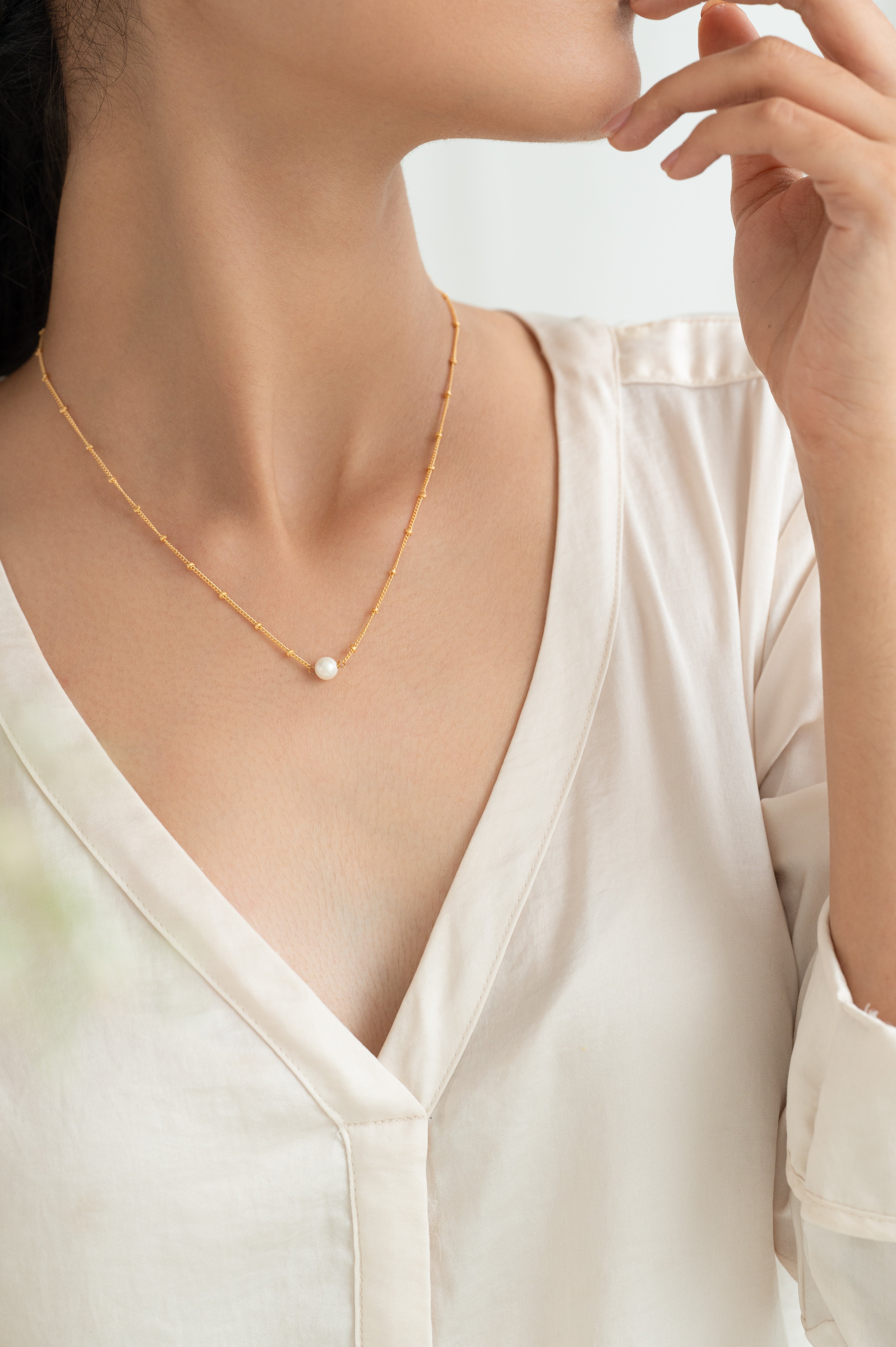 Minimal Gold Chain Necklace with Single Pearl Pendant