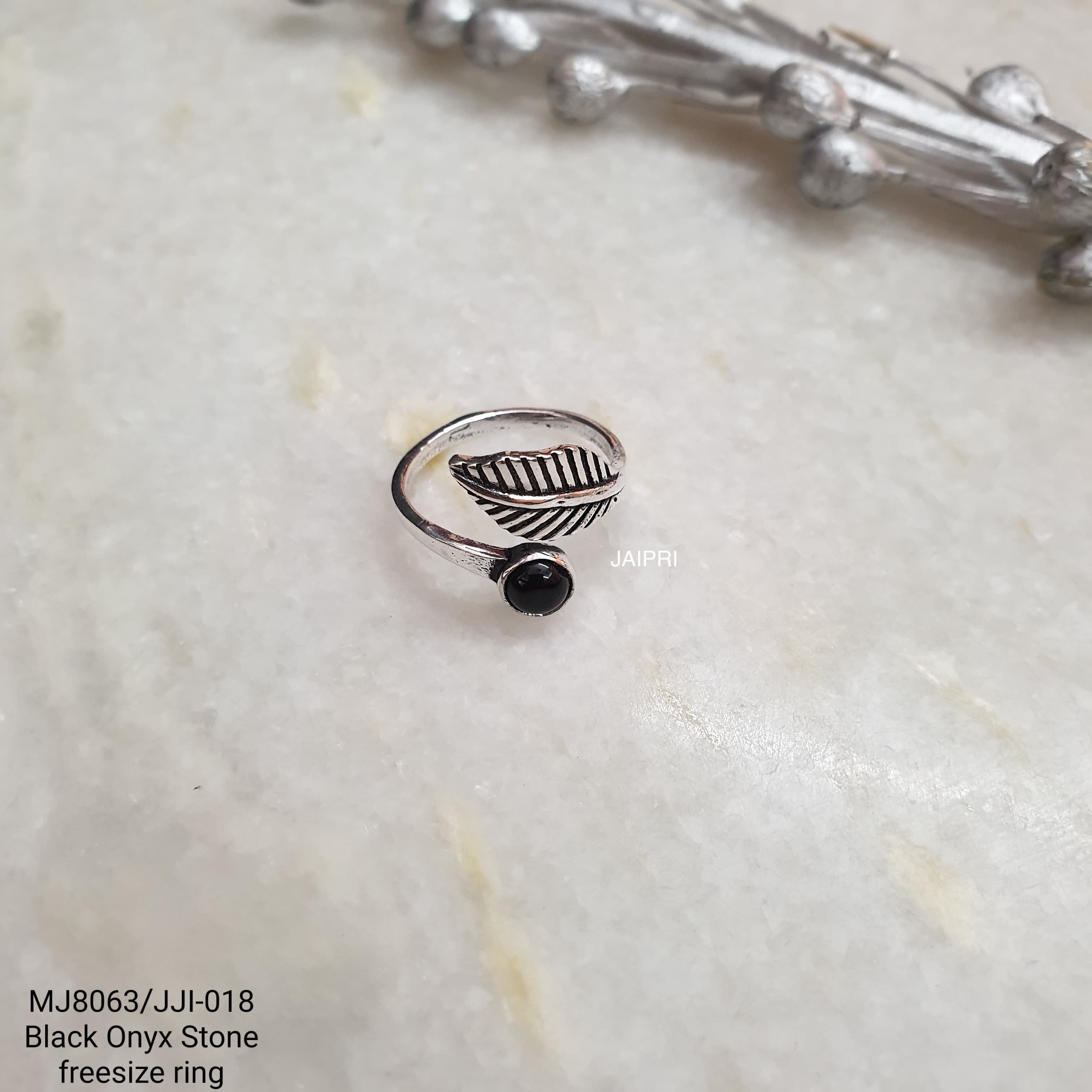 Black Onyx Stone Leaf Design Freesize Ring