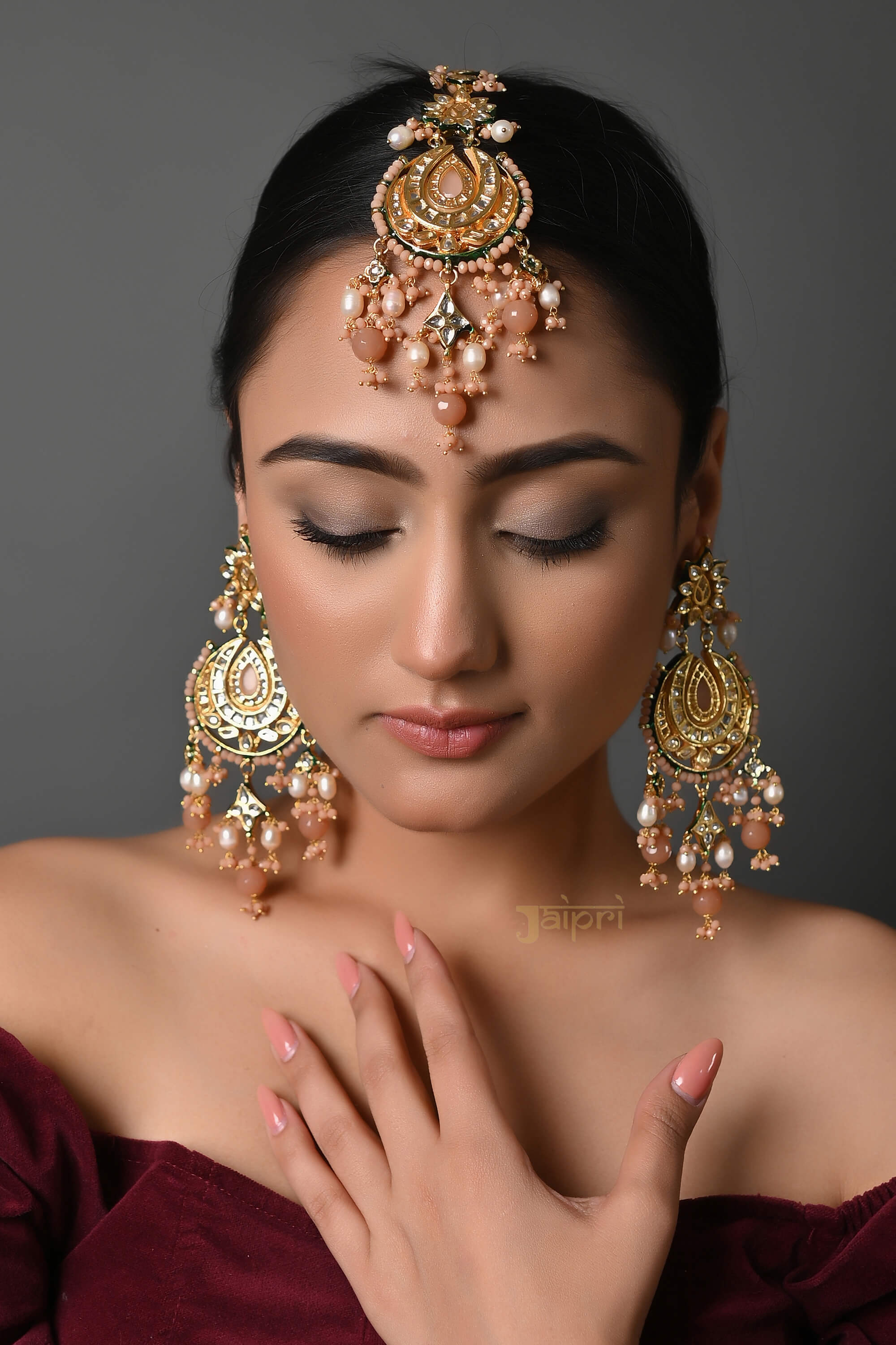 Kundan Maang Tikka And Earrings Set