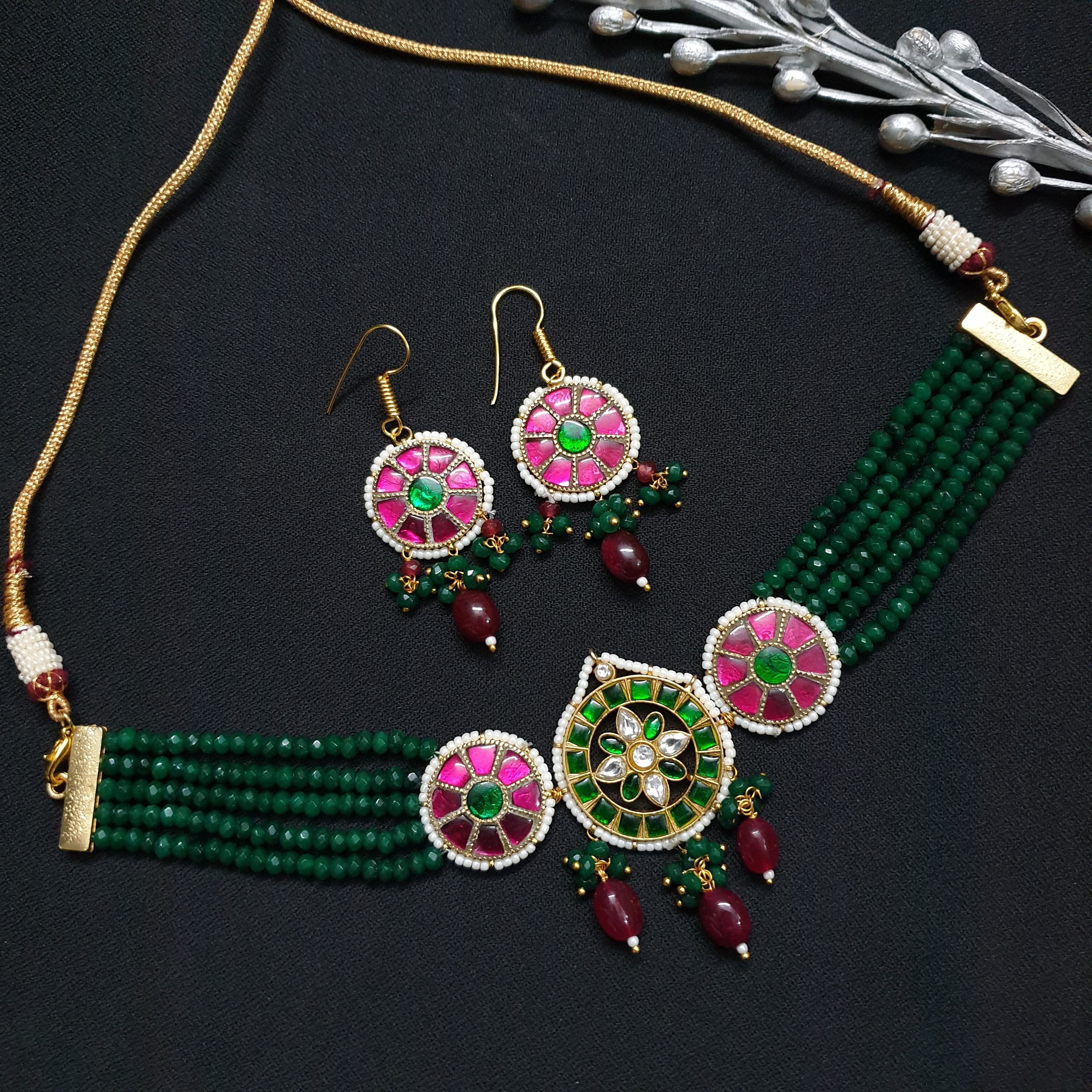 Gold Tone South Jadau Green Choker Set
