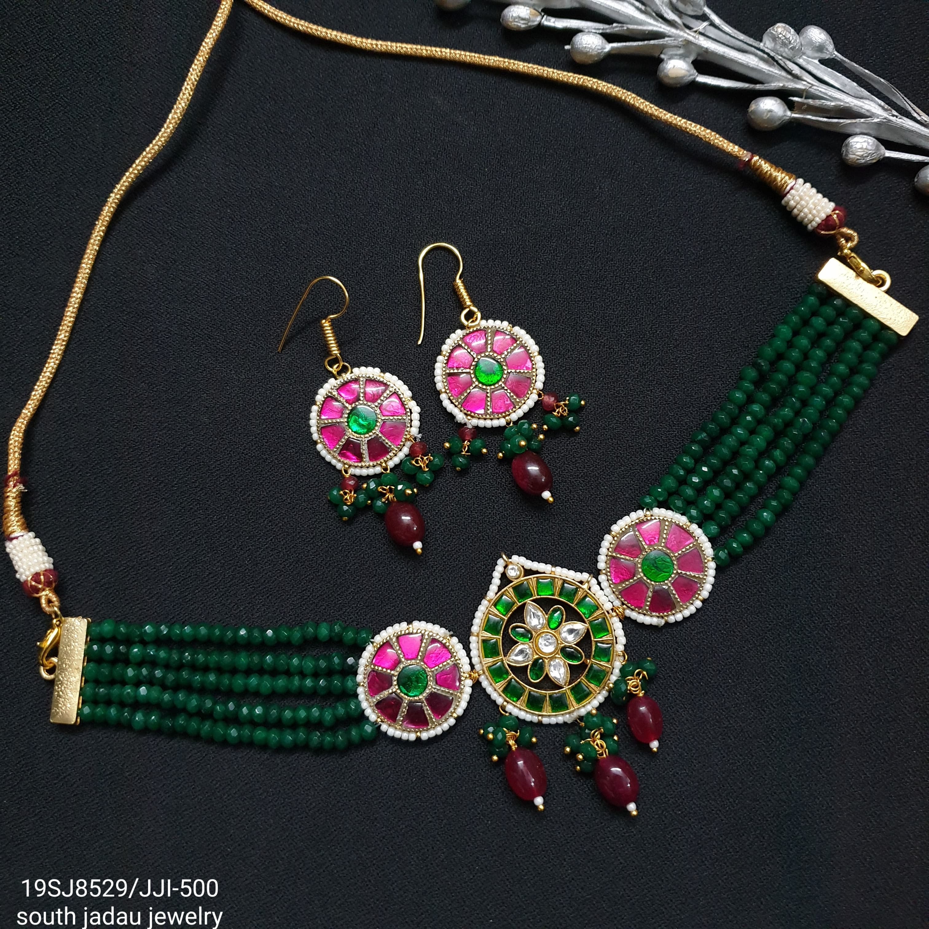 Gold Tone South Jadau Green Choker Set