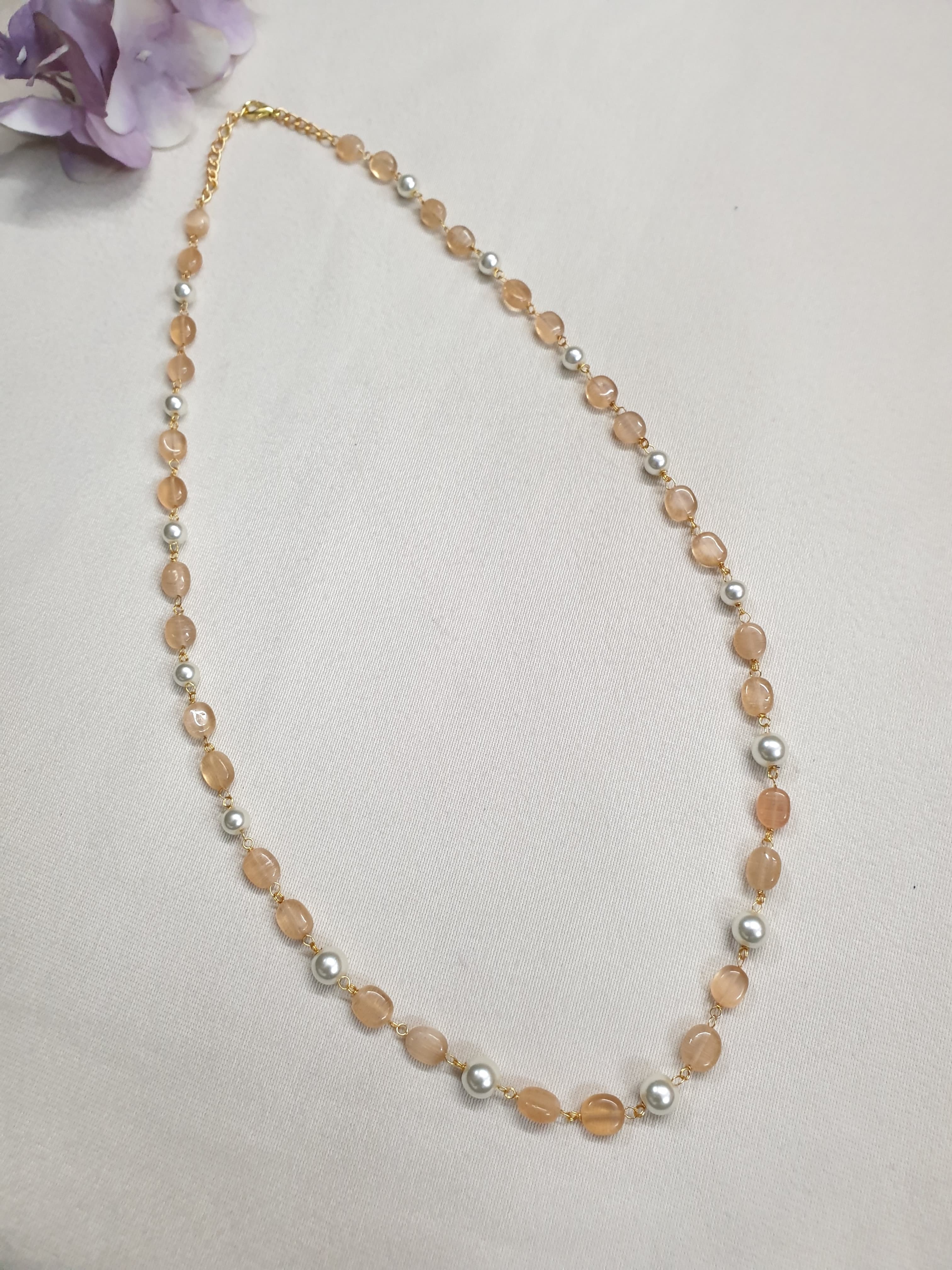 Peach Stone and Pearl Beaded Single Layered Necklace