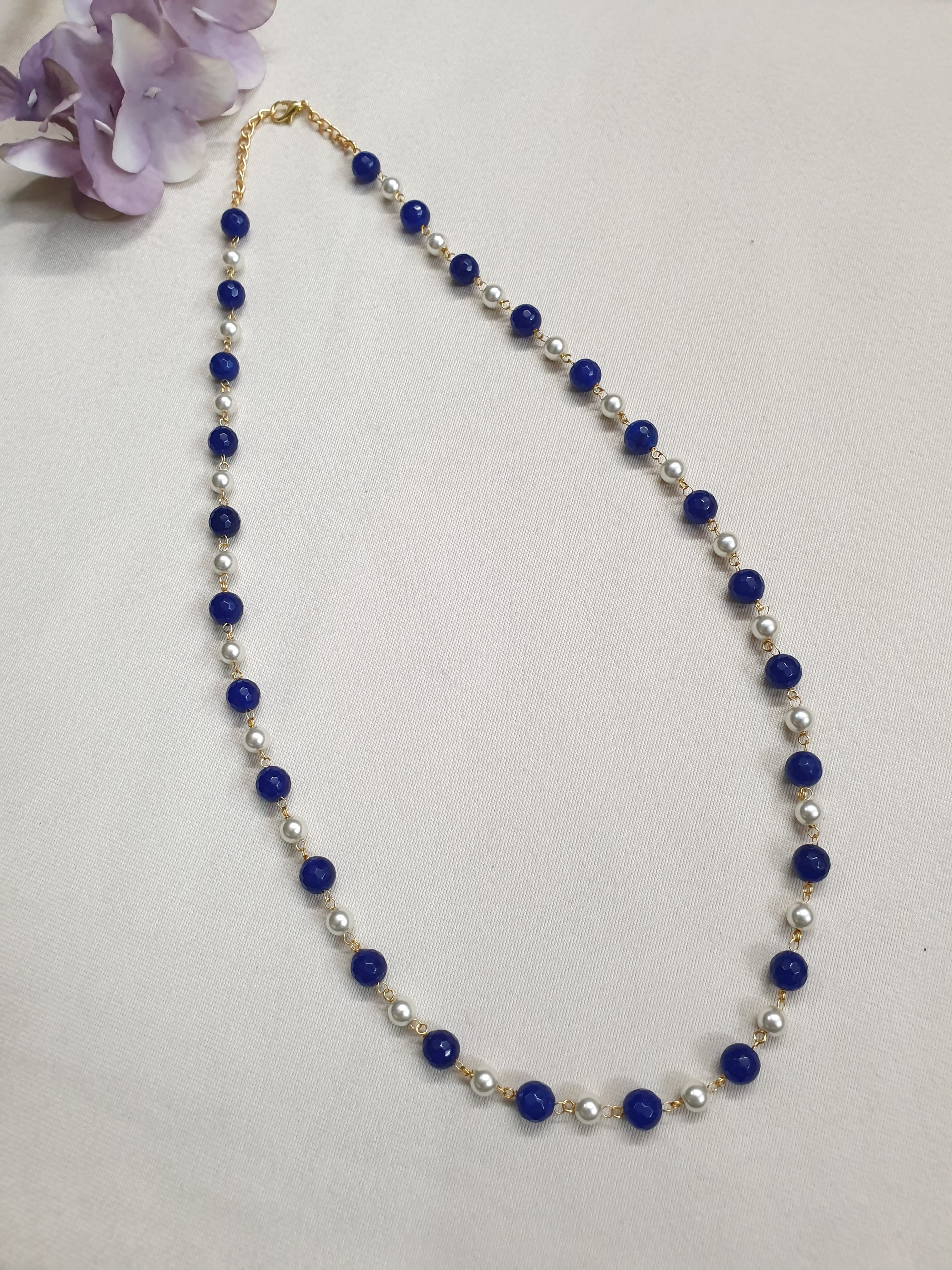 Dark Blue Stone and Pearl Beaded Single Layered Necklace