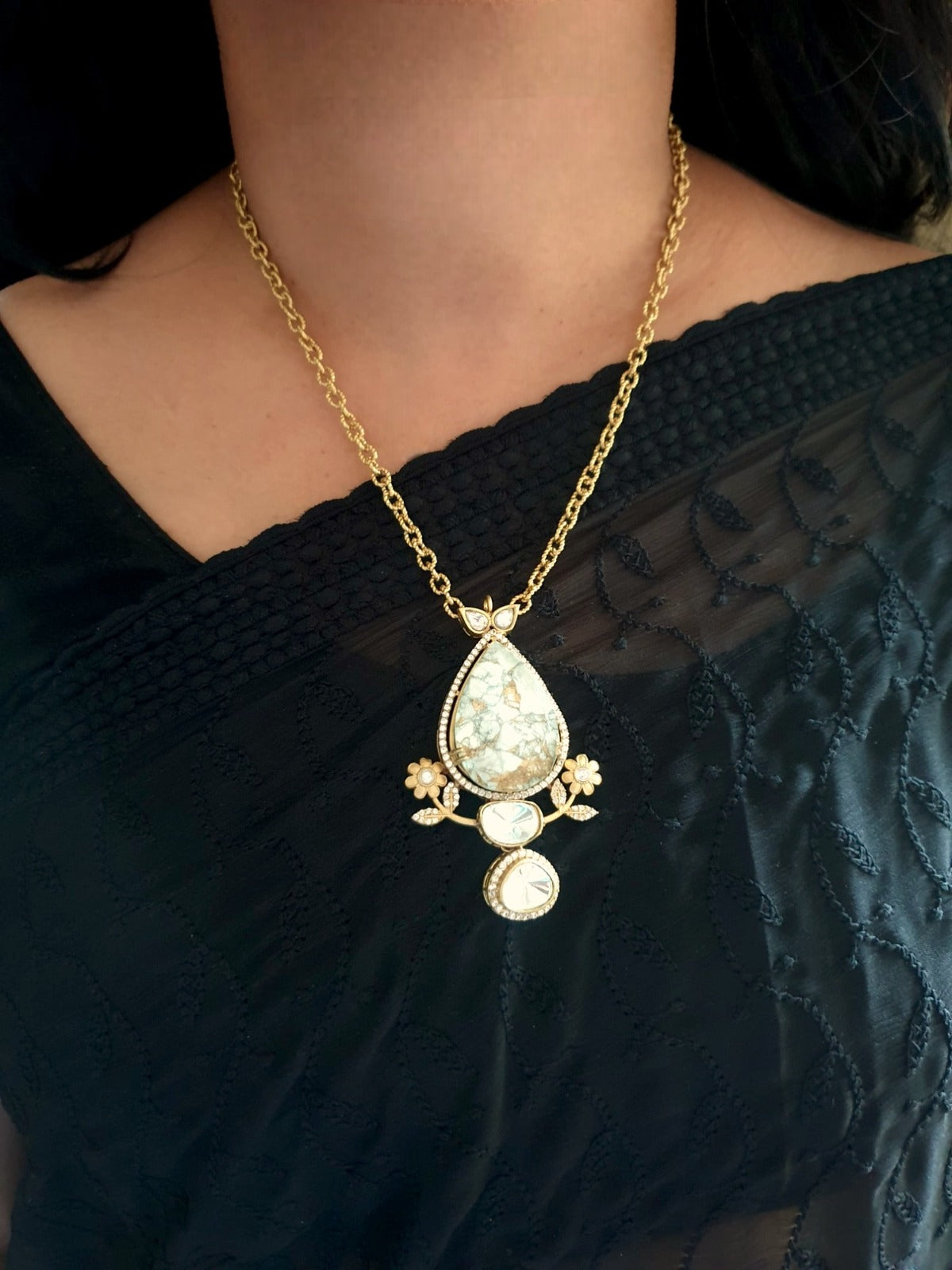 White Doublet Stone Chain Necklace With Earrings