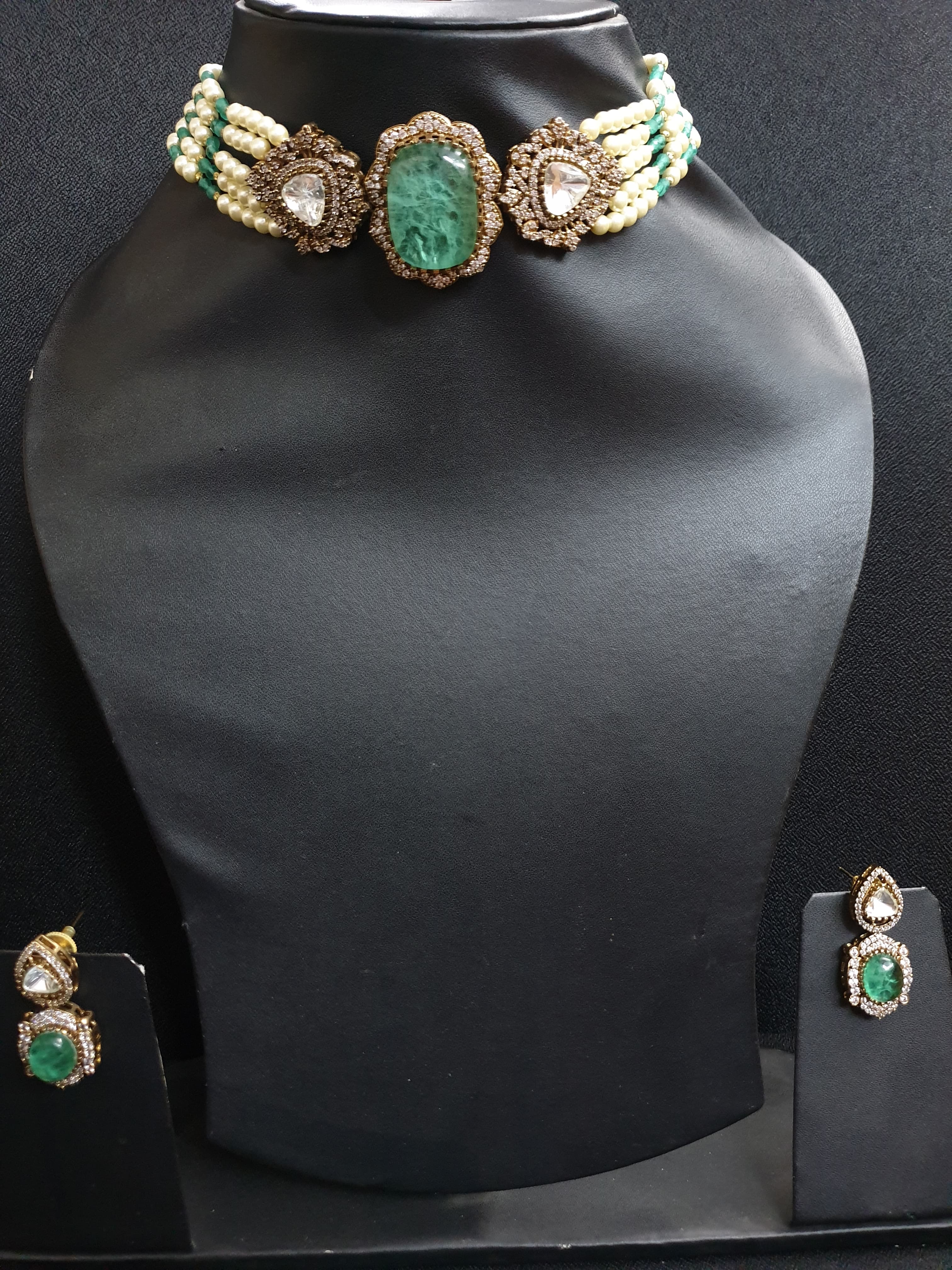 Emerald Stone Kundan Choker Necklace
