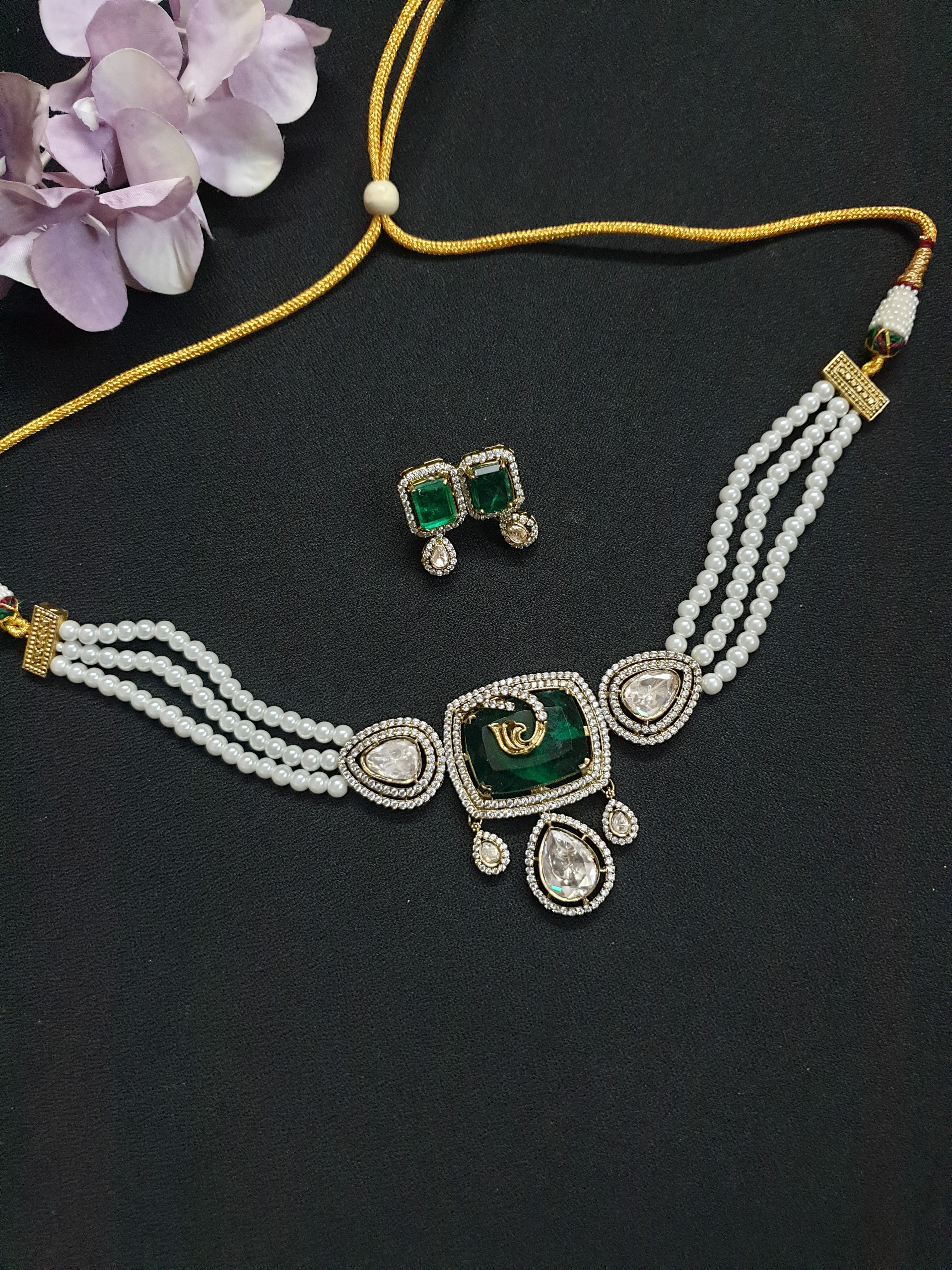Emerald Stone Kundan Choker Necklace Set
