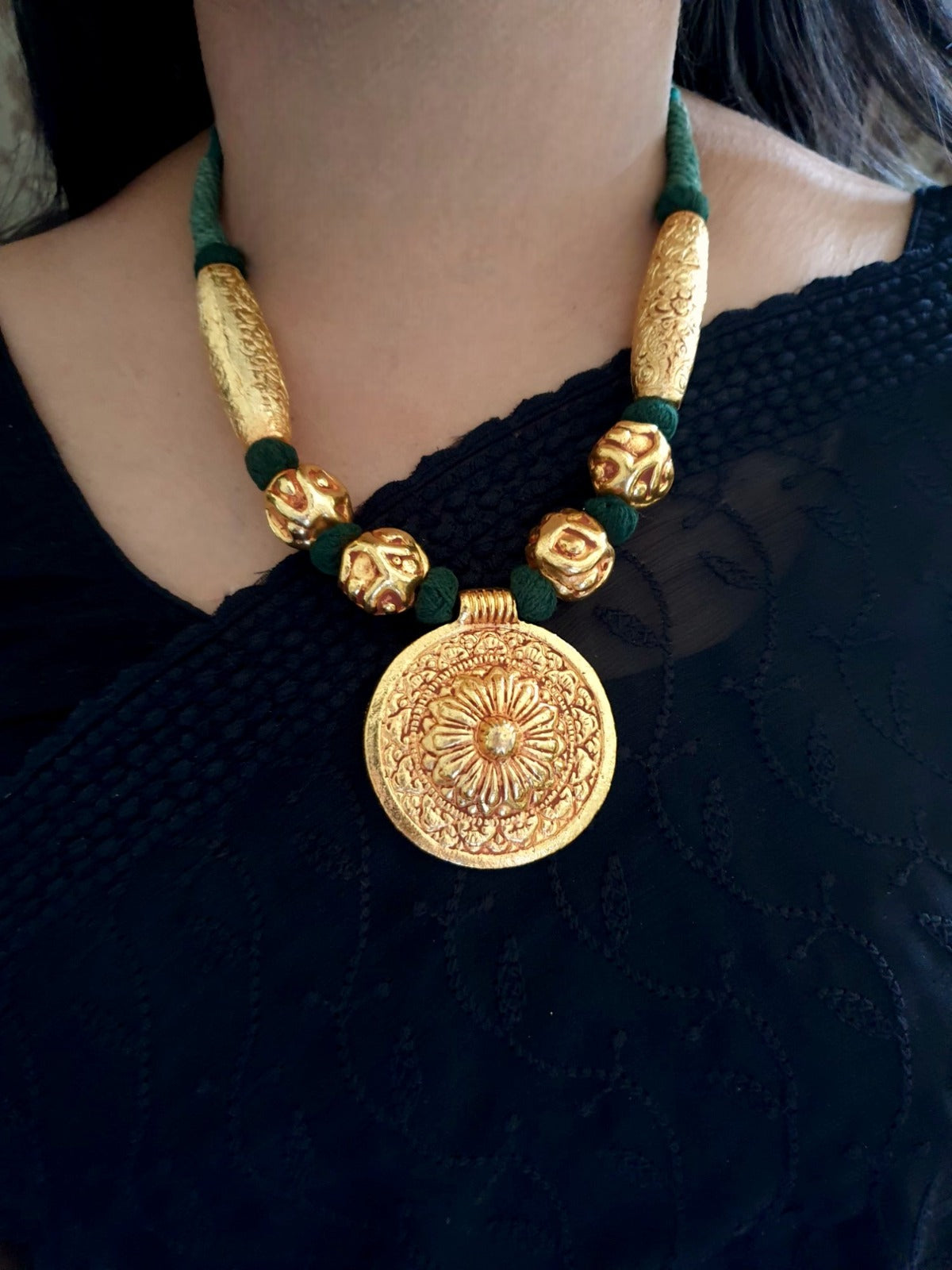 Green Floral Geru Necklace Set