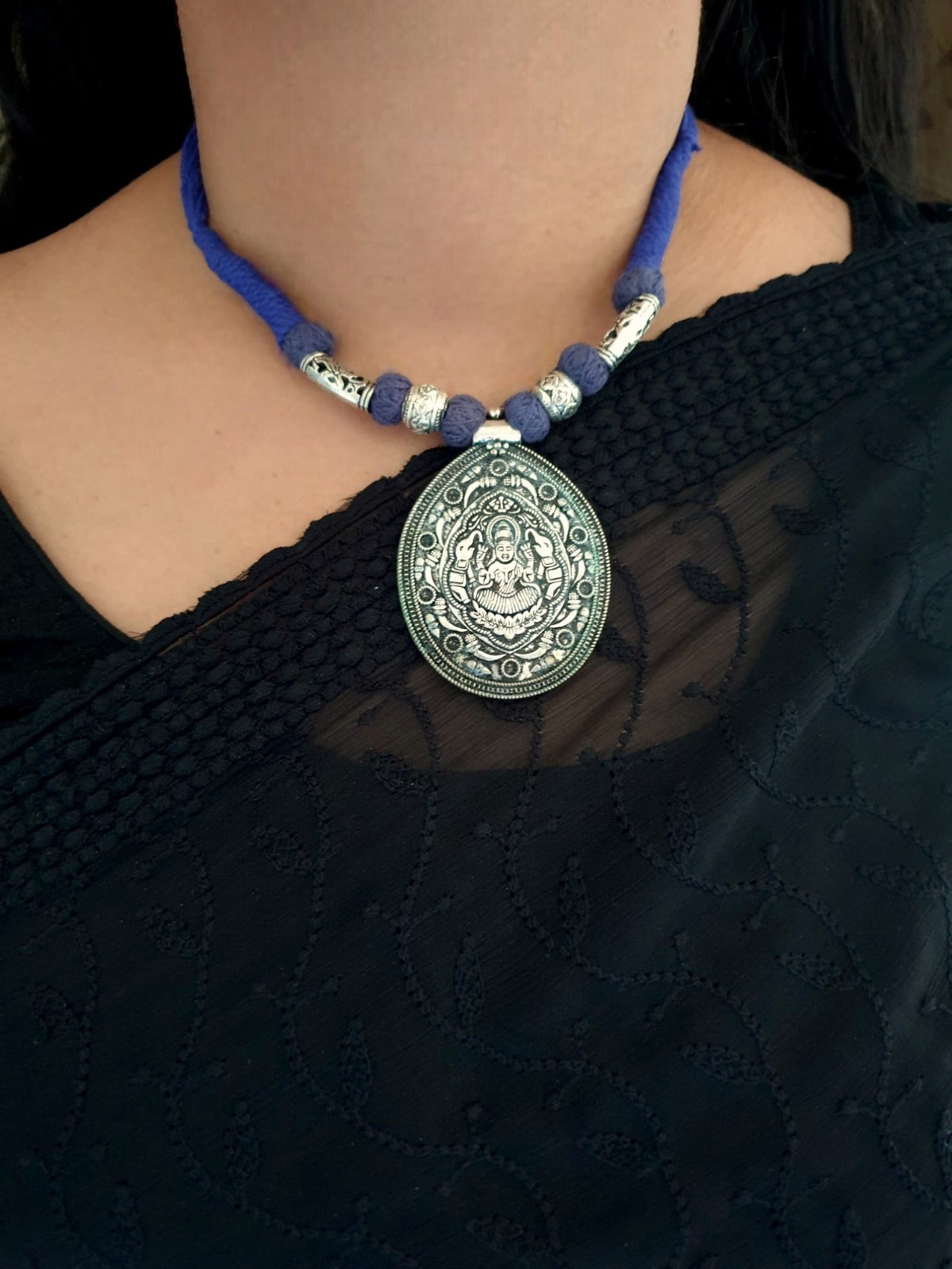 Laxmi Blue Thread Necklace Set