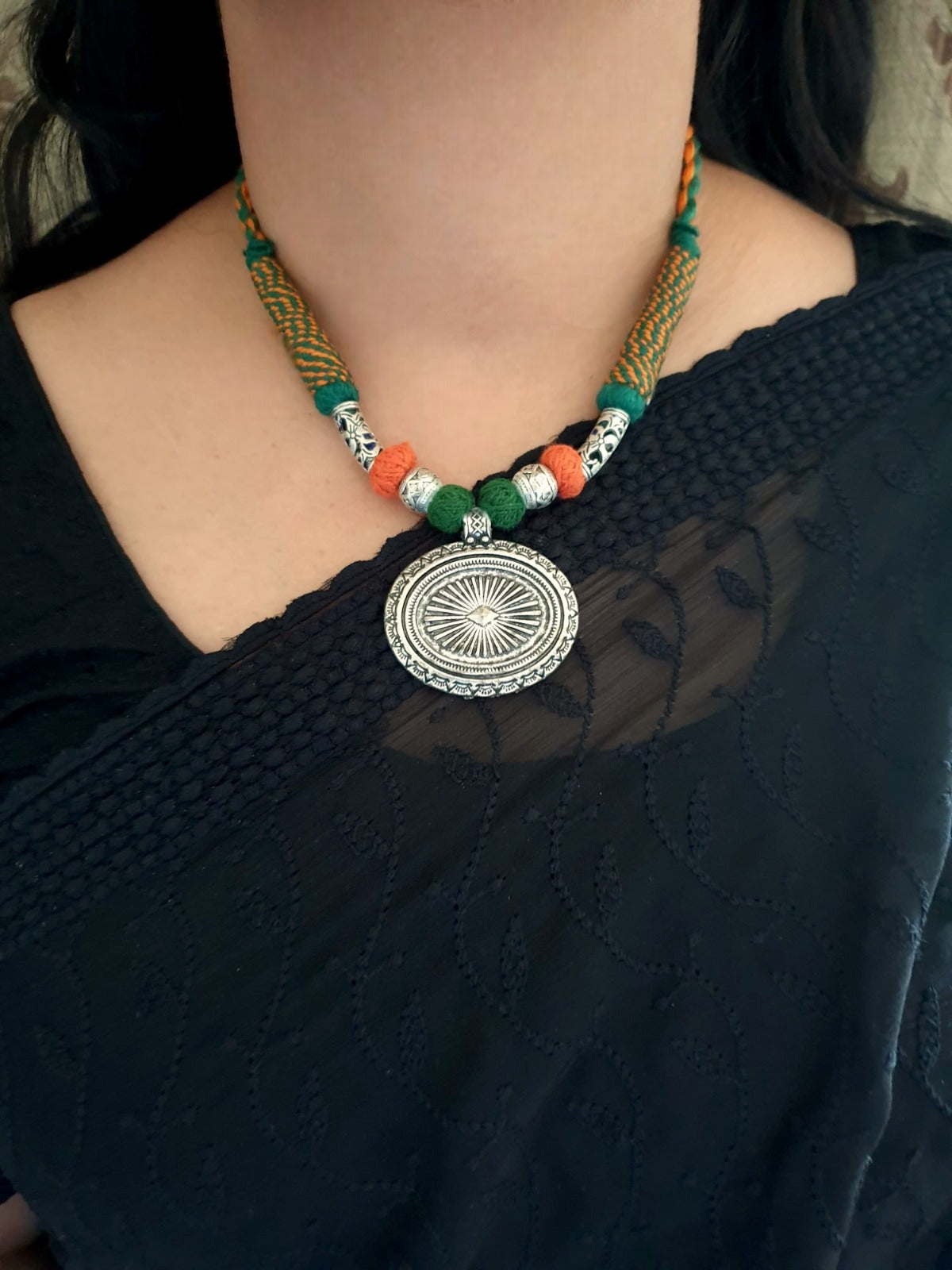 Oval Green Thread Layered Necklace Set