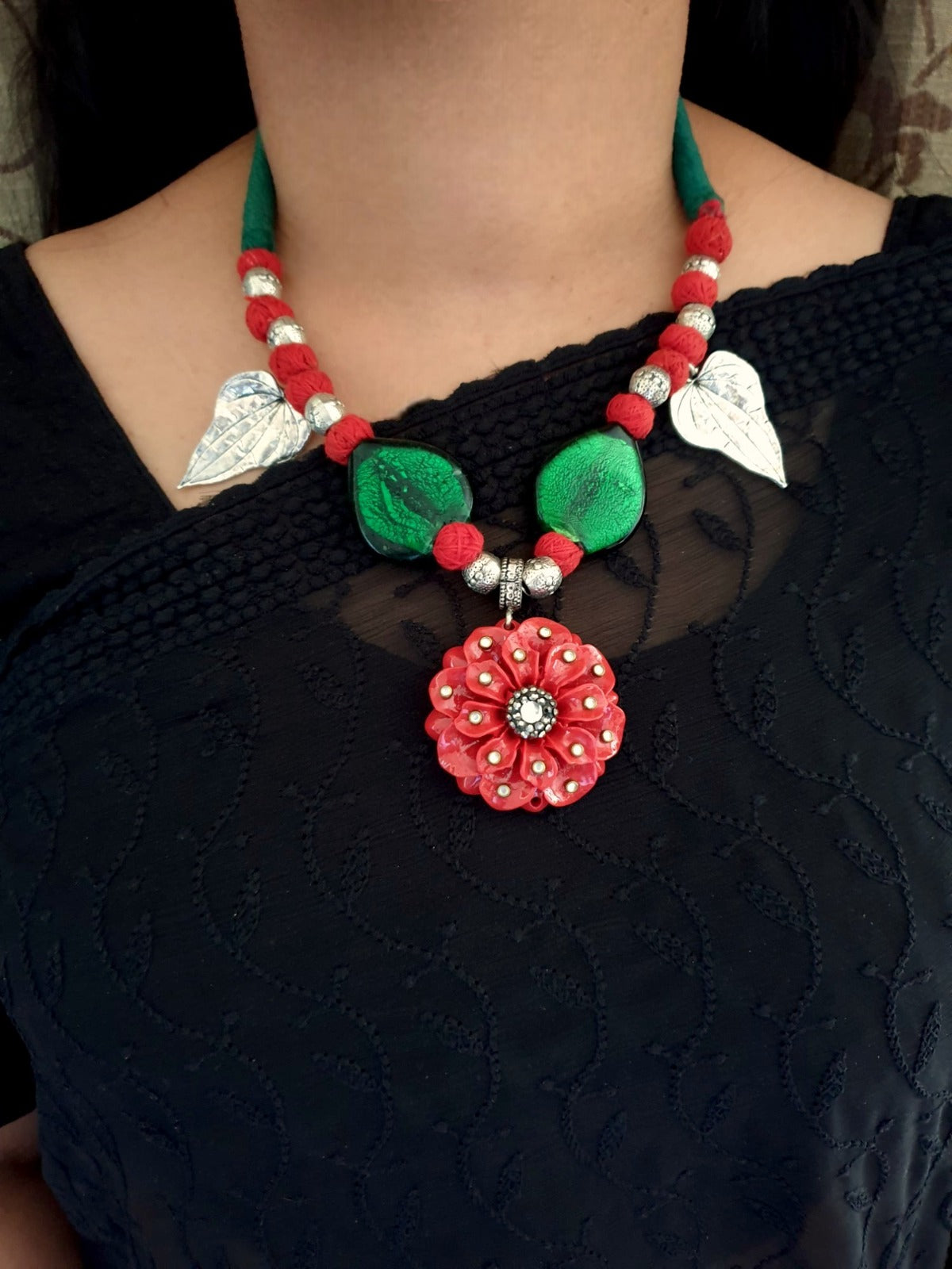 Red Stone Flower Thread Necklace Set