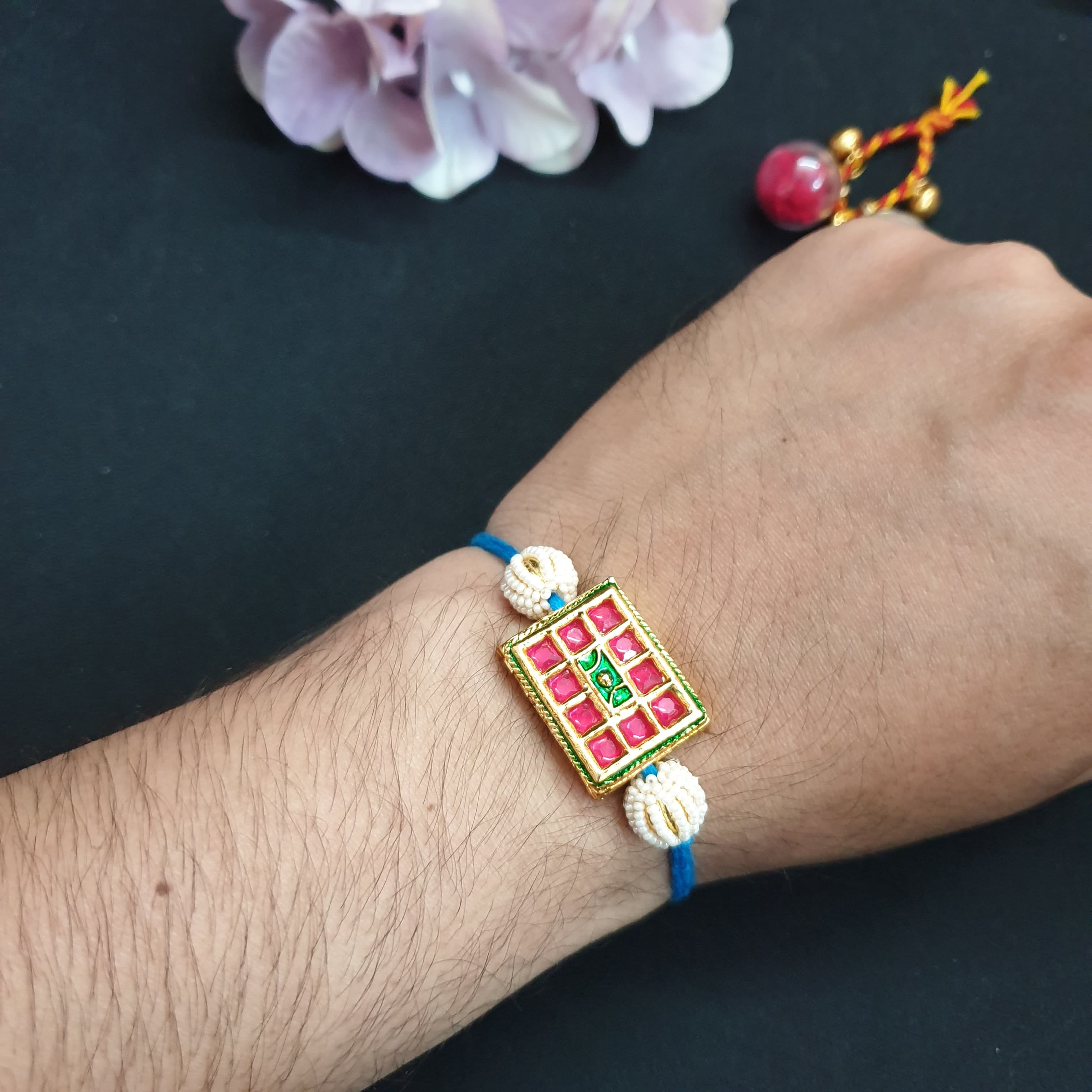 Kemp Stone Rakhi For Rakshabandhan (Pack of One)