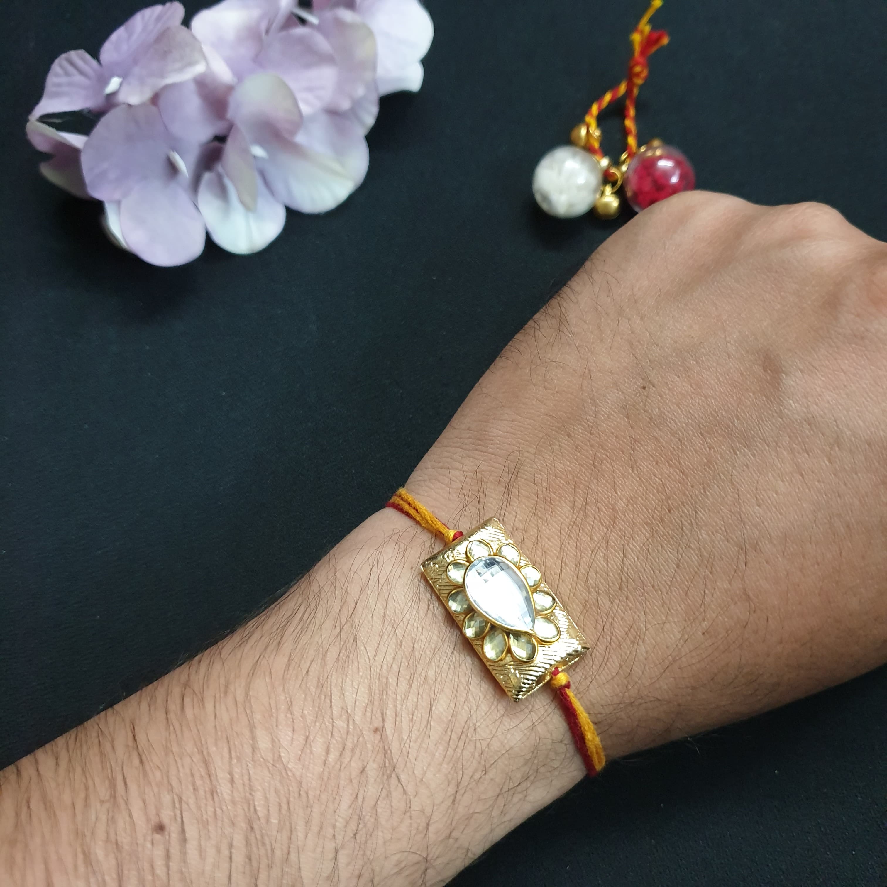 Kundan Paachi Rakhi (Pack of One)