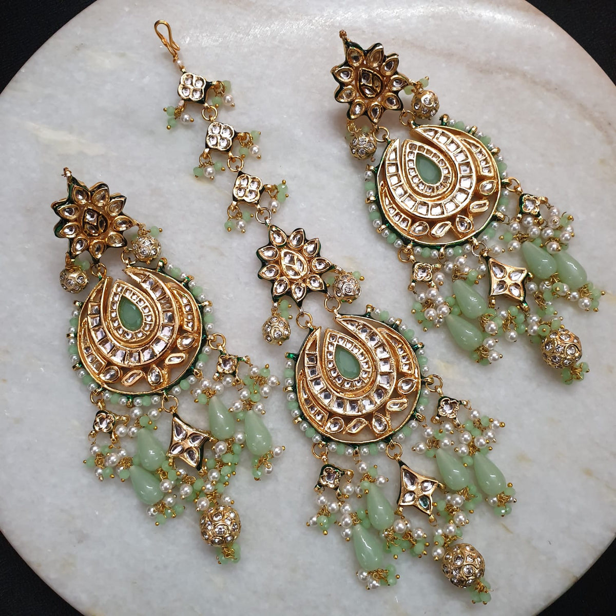 Divya Maangtikka and Earrings Set