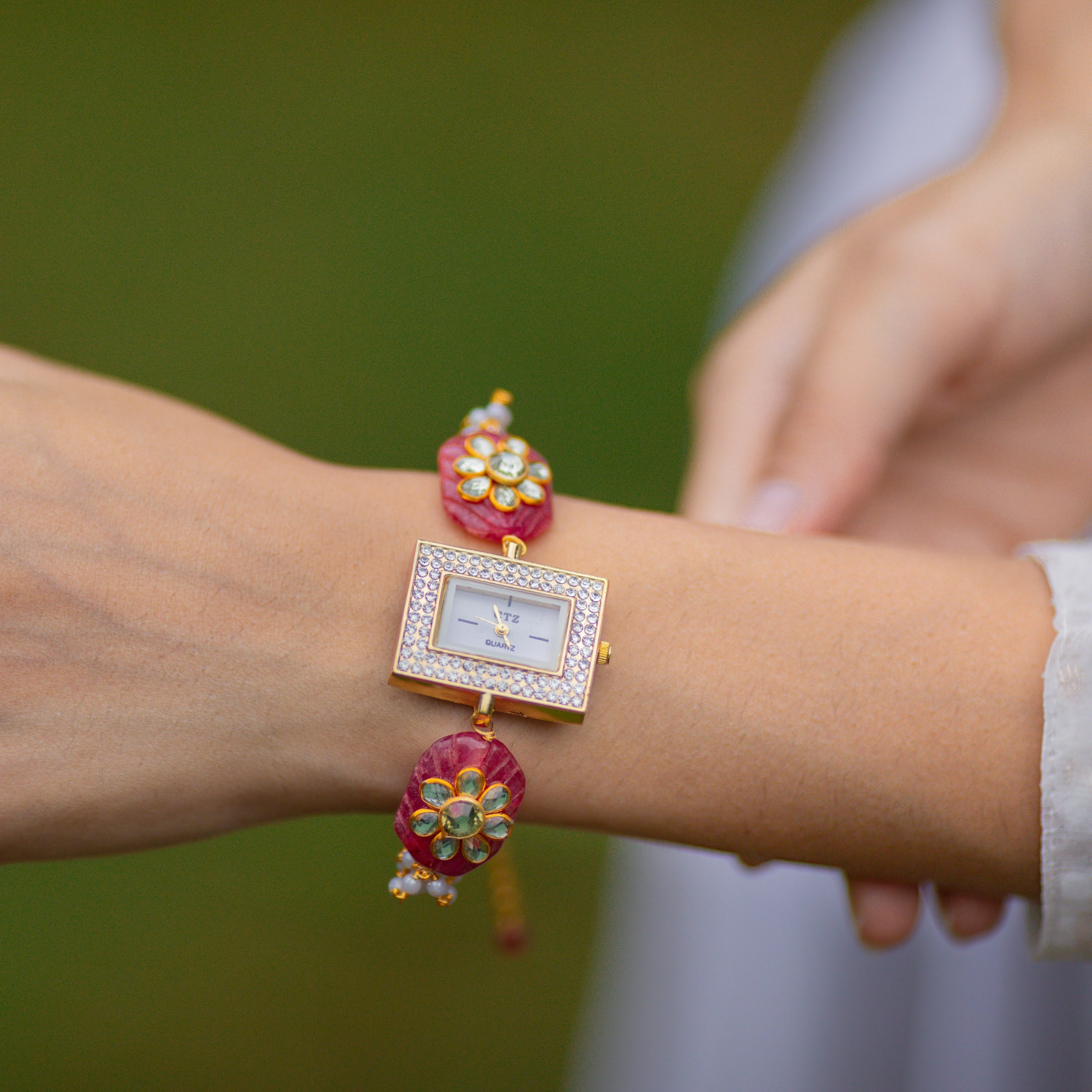 Fuchsia Pearl Premium Wrist Watch
