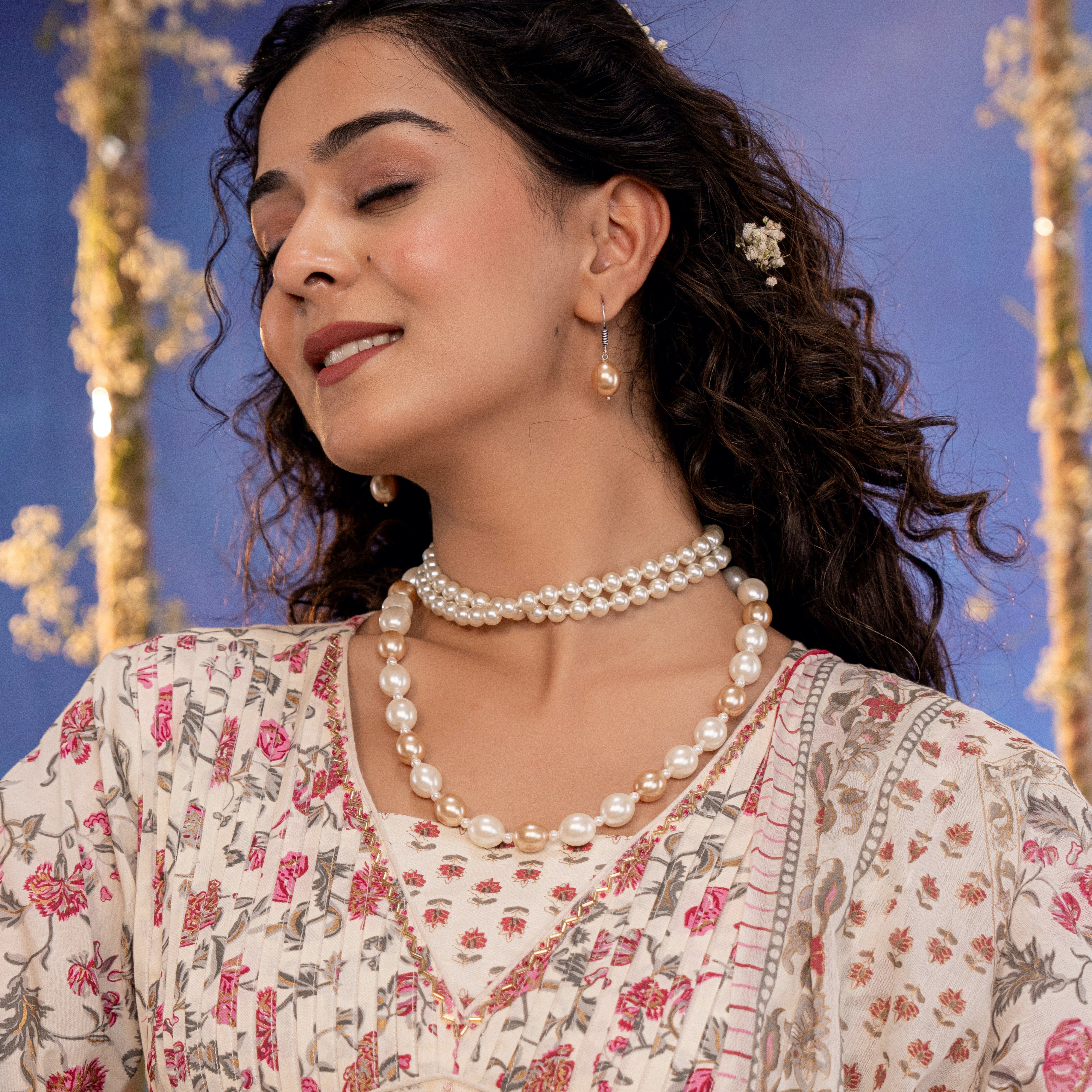 White and Golden Shell Pearl And Choker Necklace With Earrings