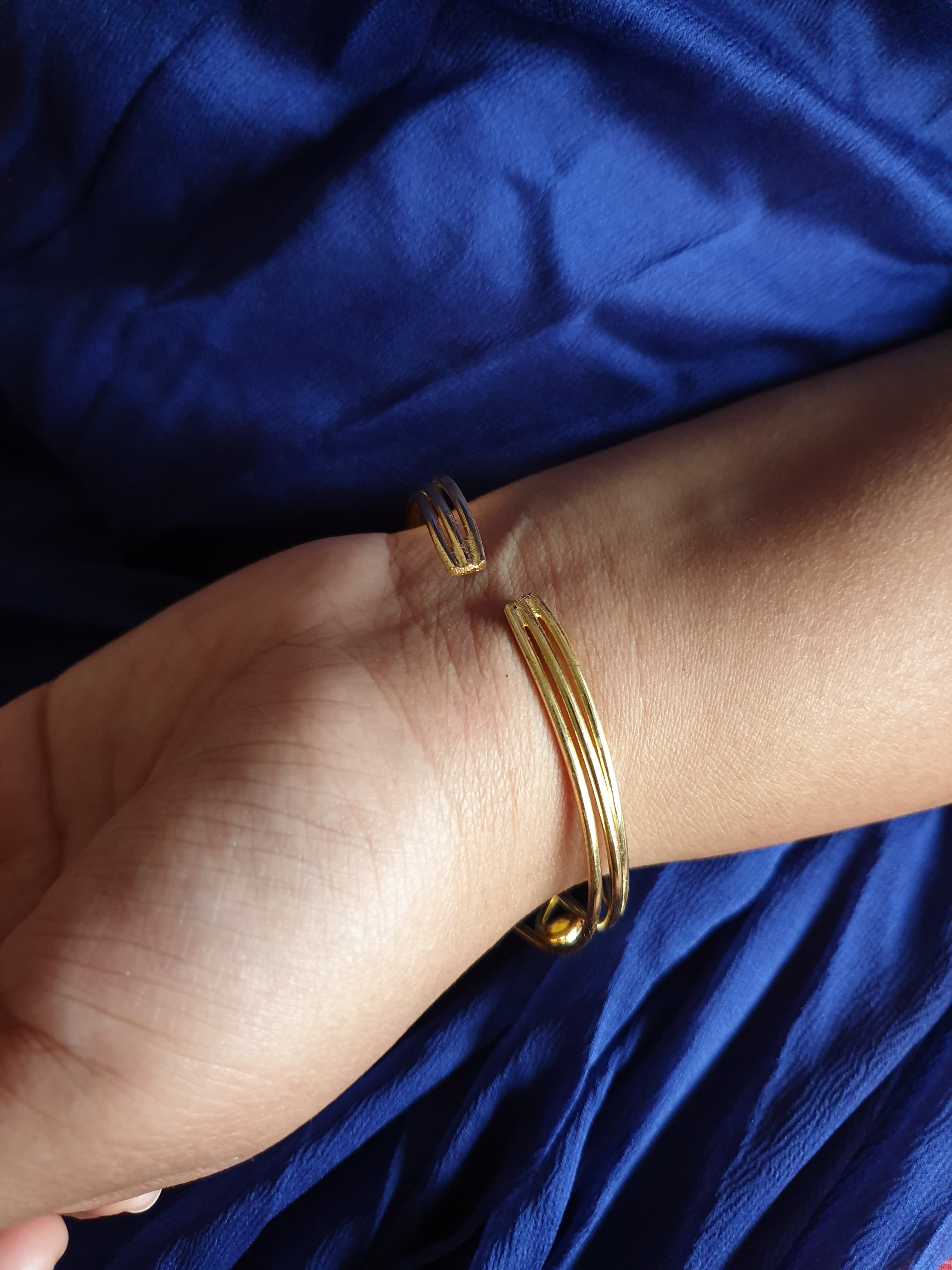 Gold Tone Pearl Freesize Handcuff