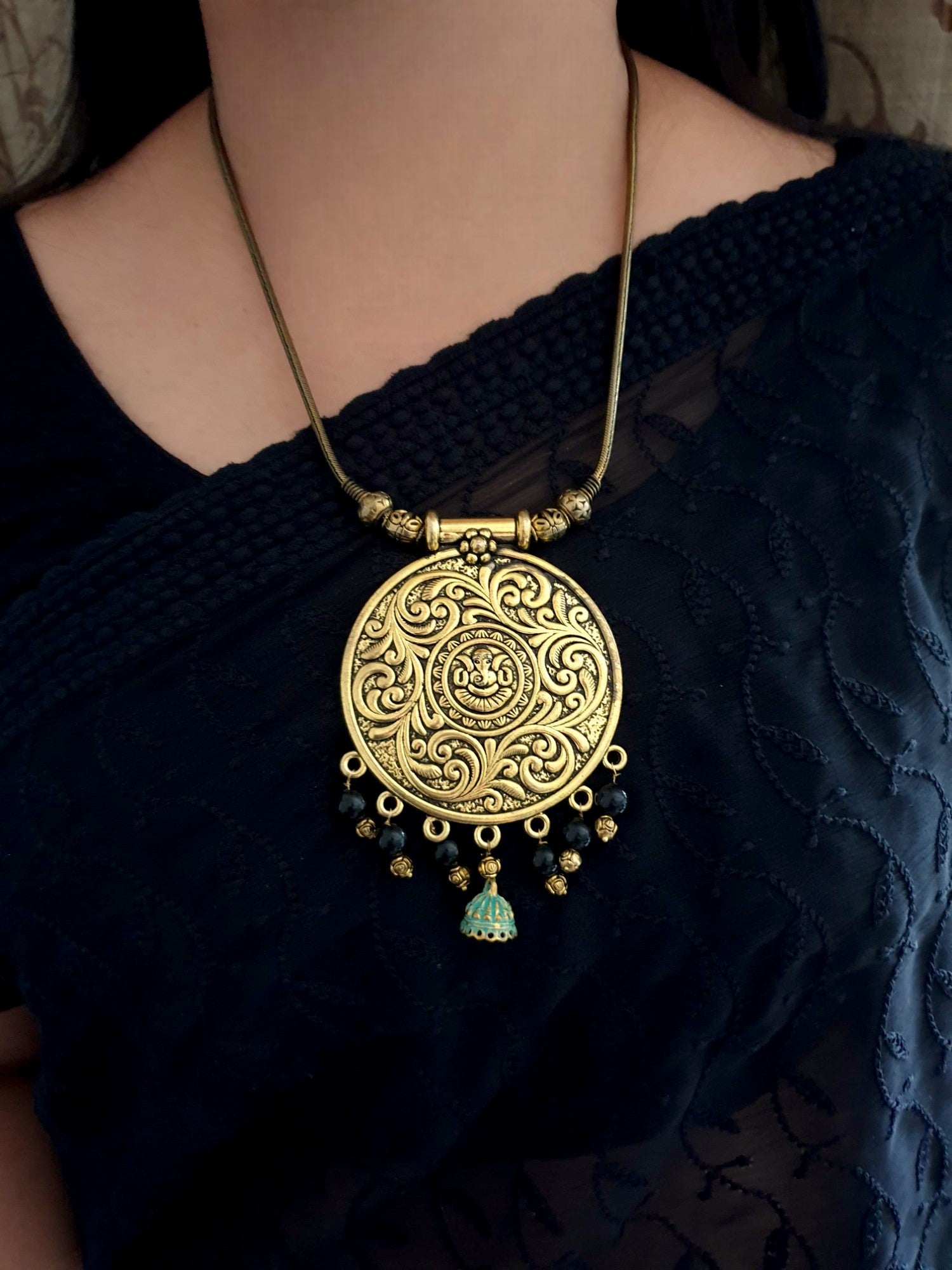 Round Antique Gold Chain Necklace With Black Beads