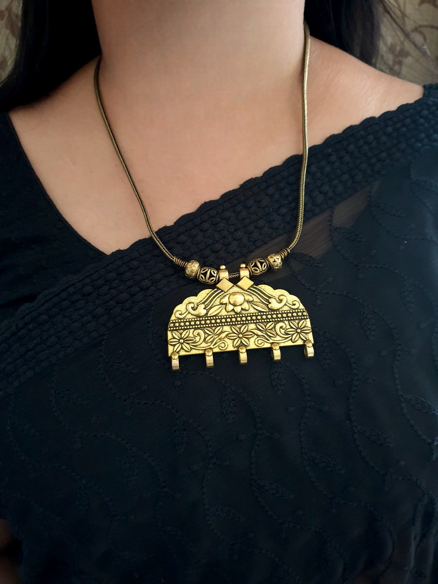Antique Gold Handcarved Floral Necklace Set