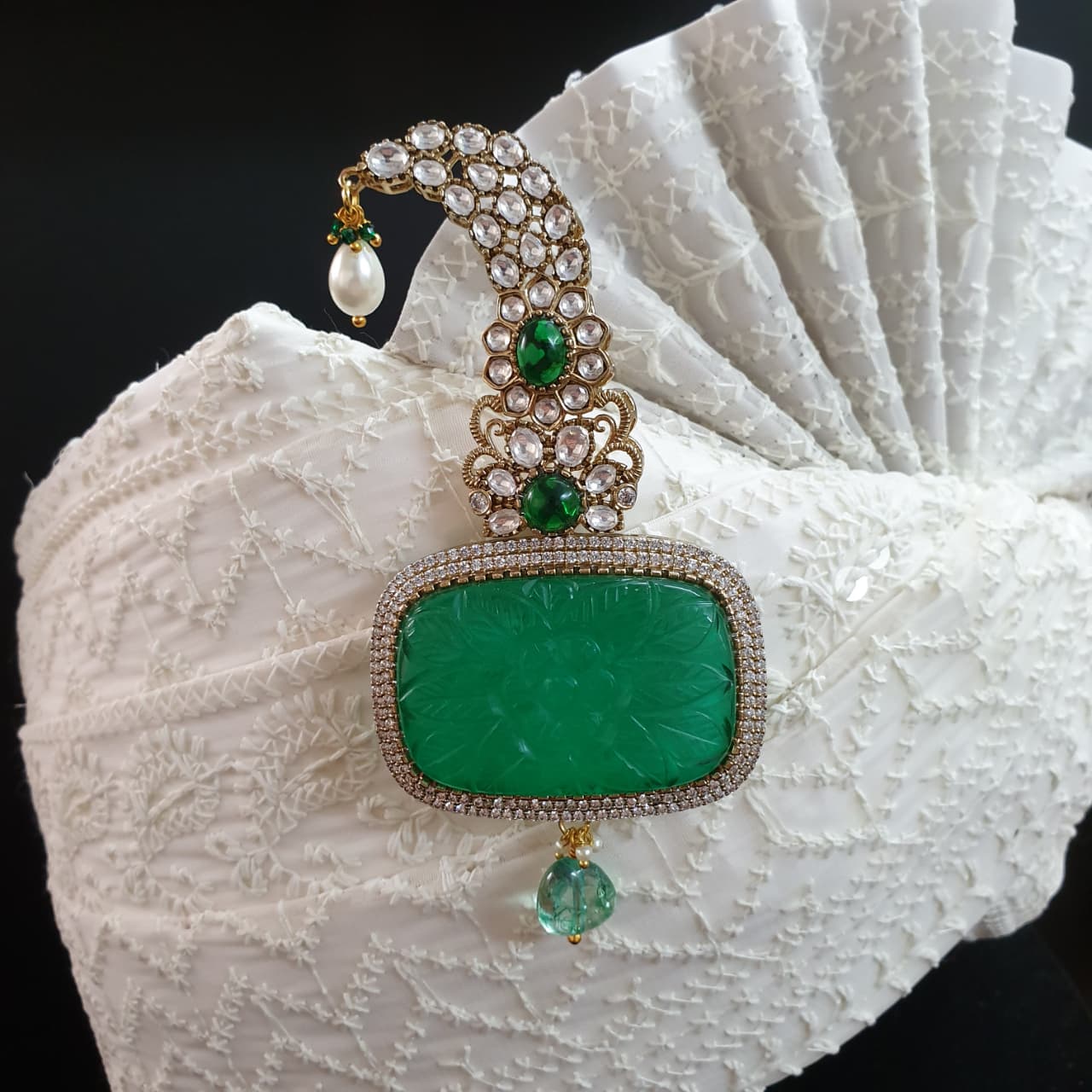 Emerald Green Color Premium Kundan Kilangi