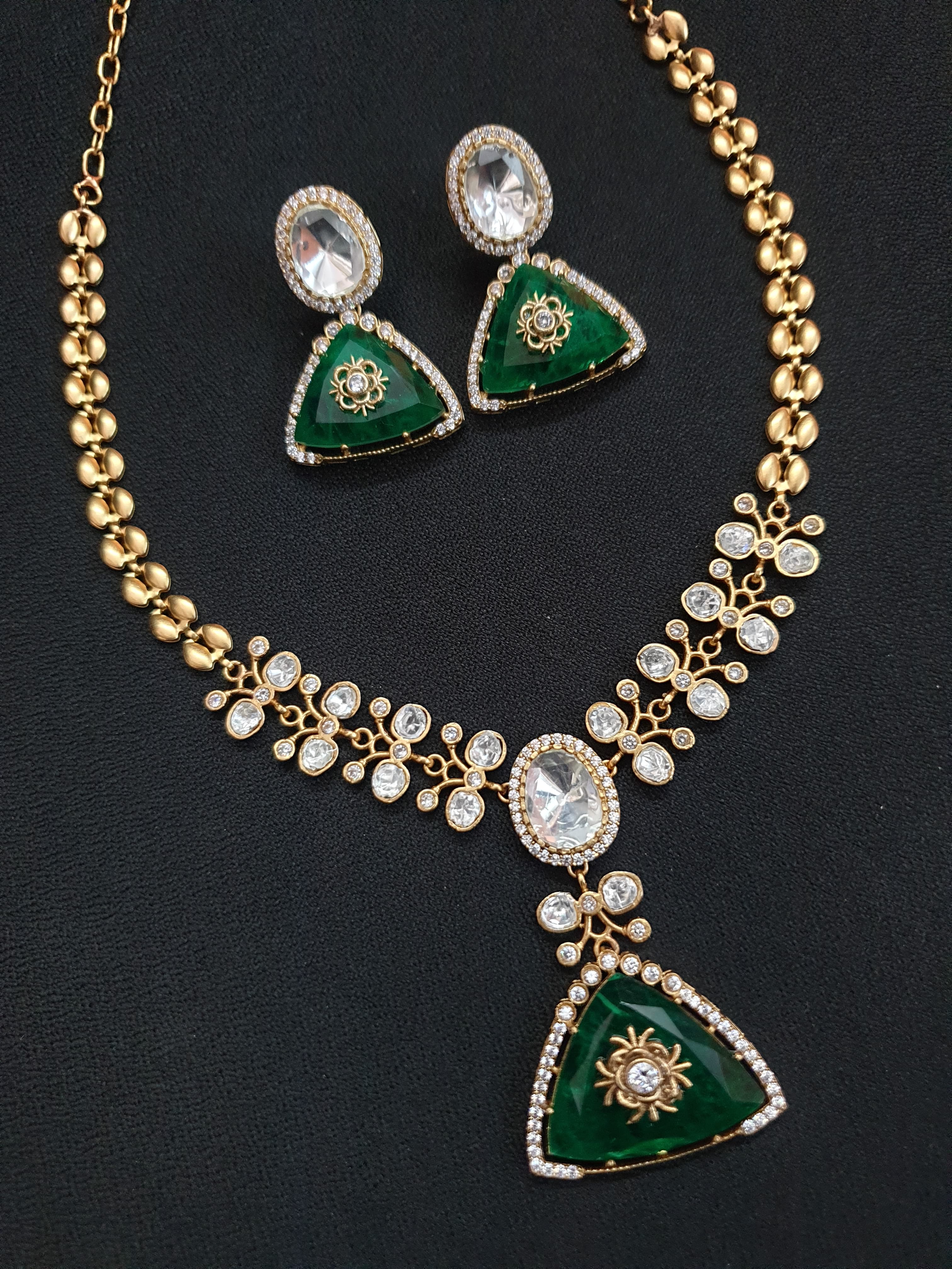 Emerald Green Stone Kundan Delicate Chain Necklace Set