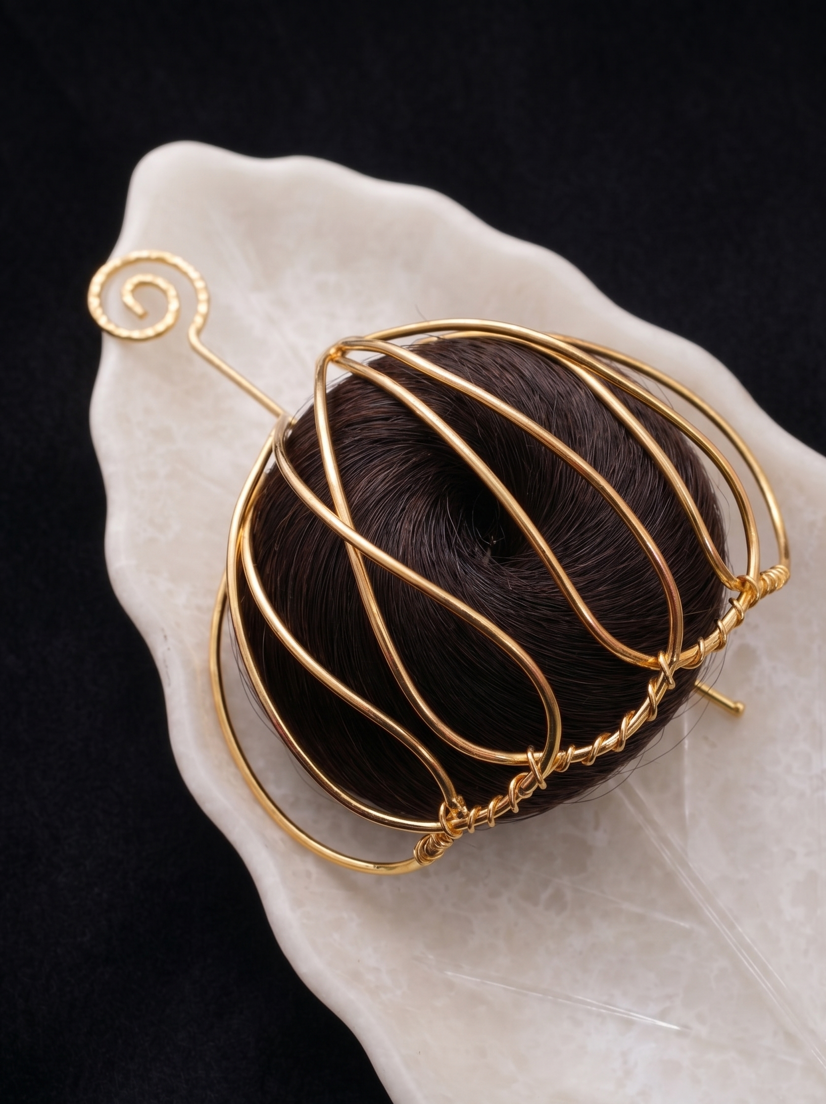 Elegant Gold Wire Swirl Bun Pin