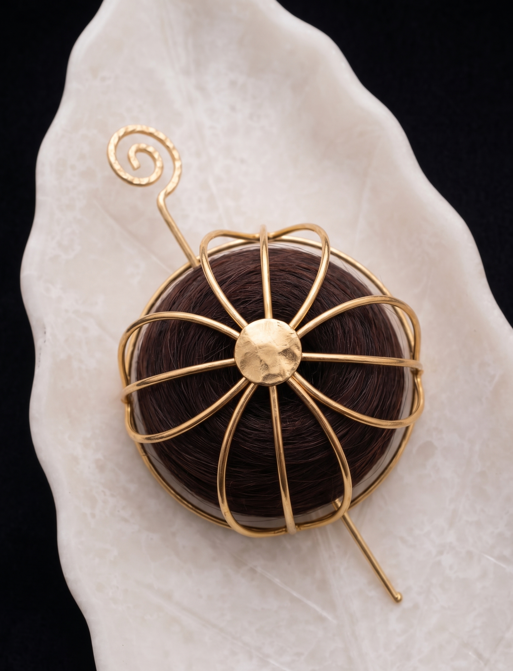 Stylish Gold Wire Floral Bun Pin
