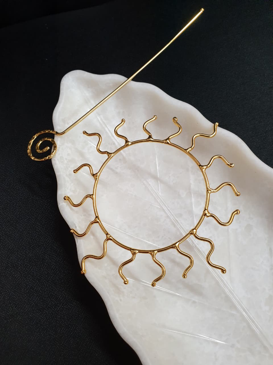 Gold Wire Sun Bun Pin