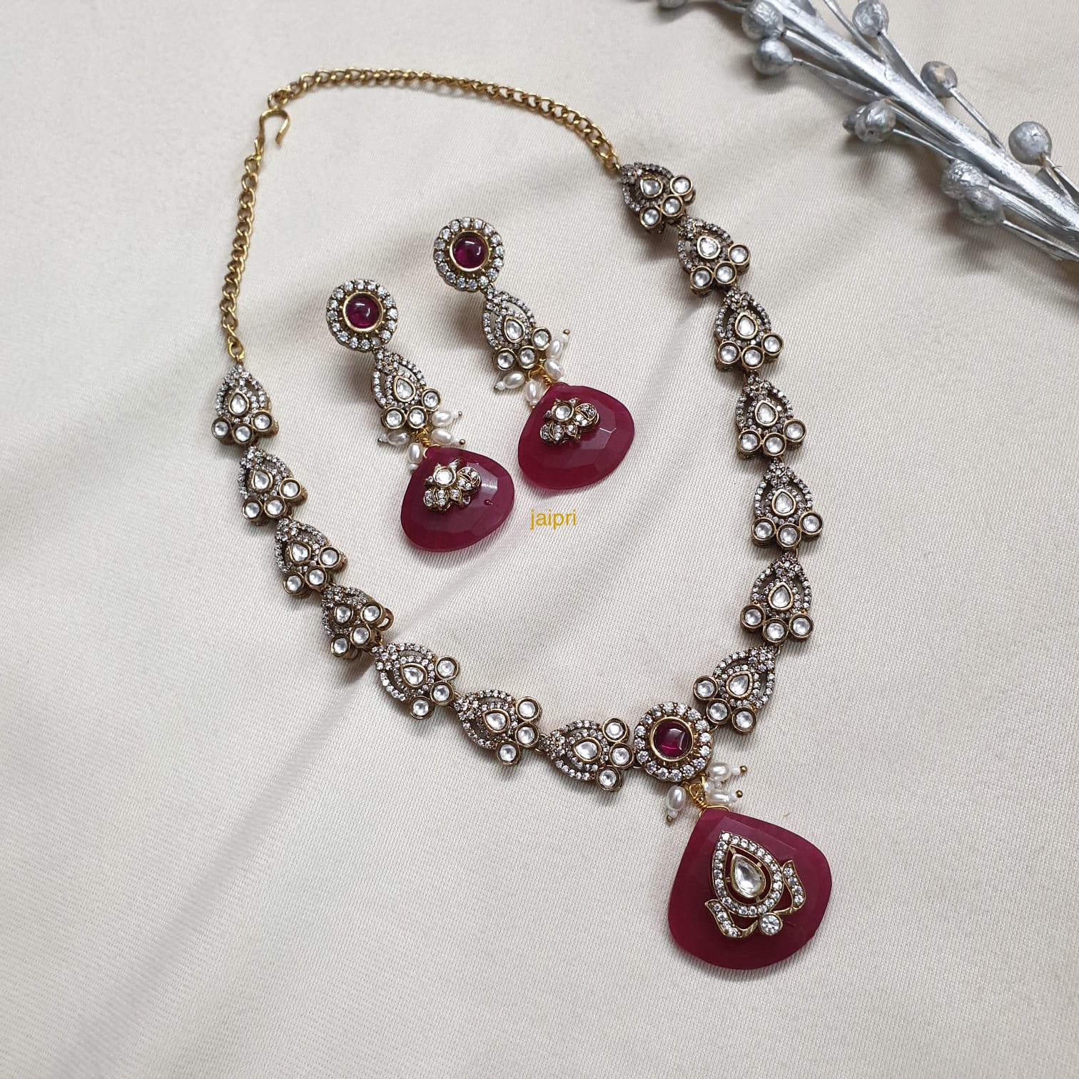 Red Stone Premium Kundan Small Pendant Set