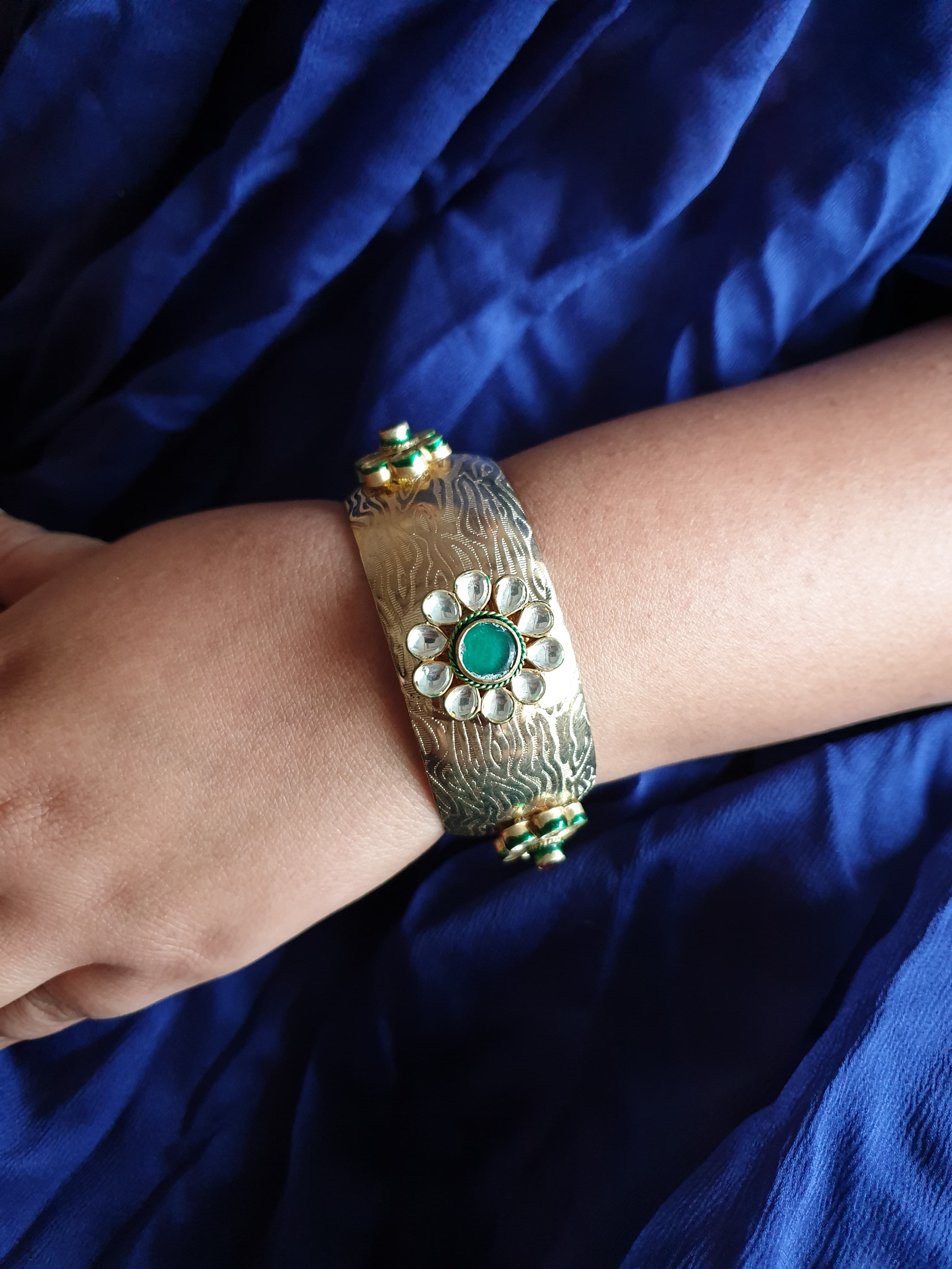 Kundan Gold Tone Freesize Handcuff