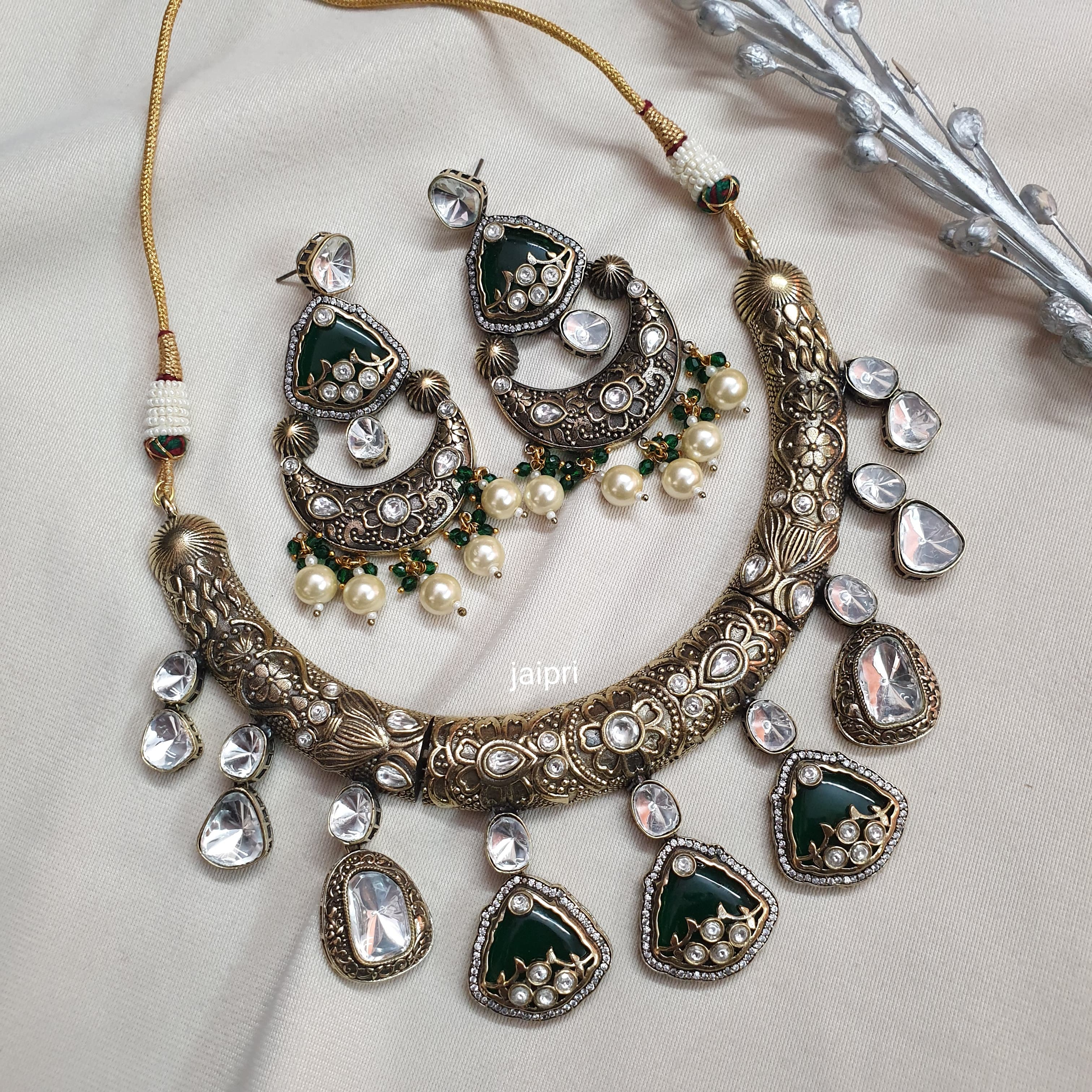 Antique Gold Kundan Polki Emerald Bead Hasli Necklace