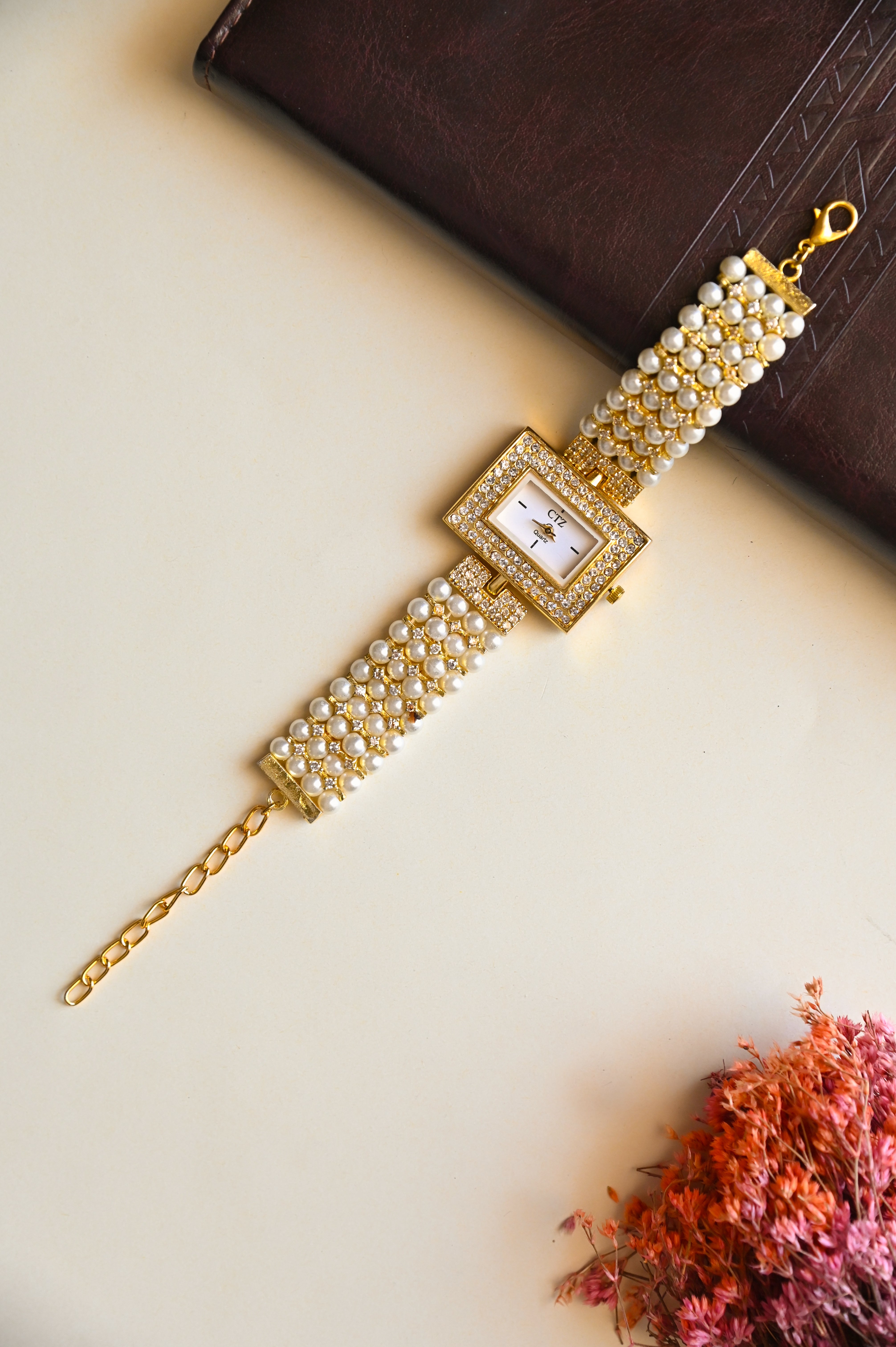 Pearl Premium Wrist Watch