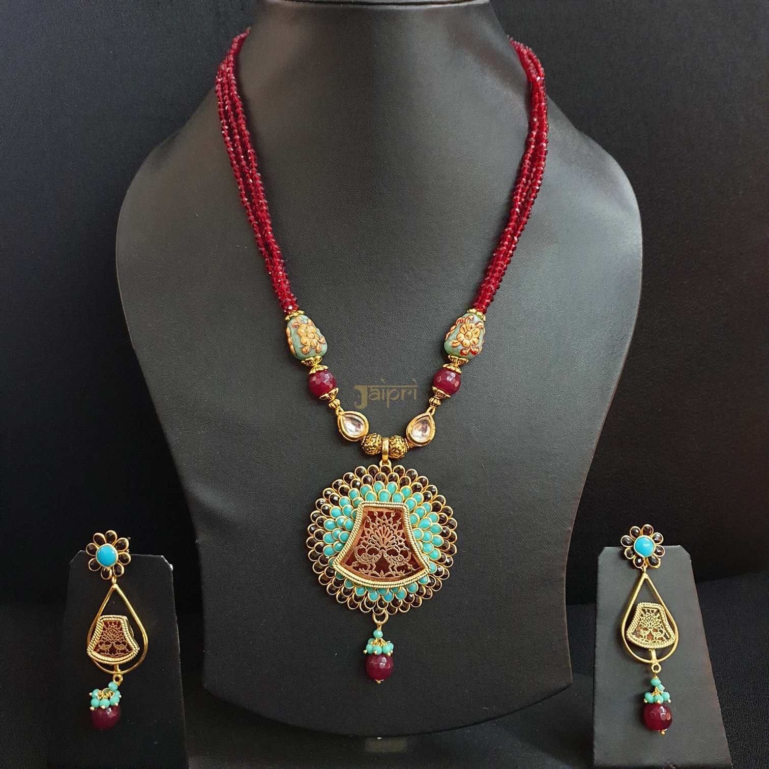 Red Beads Stone Floral Fusion Pendant With Earrings