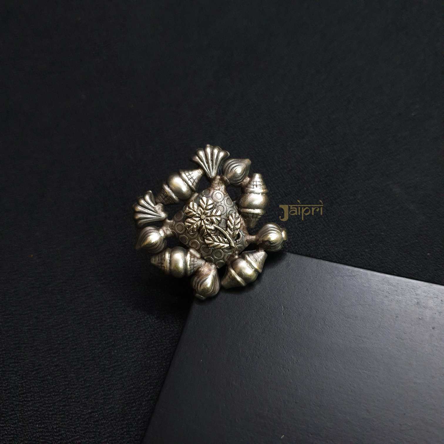 Elegant Oxidised Ring